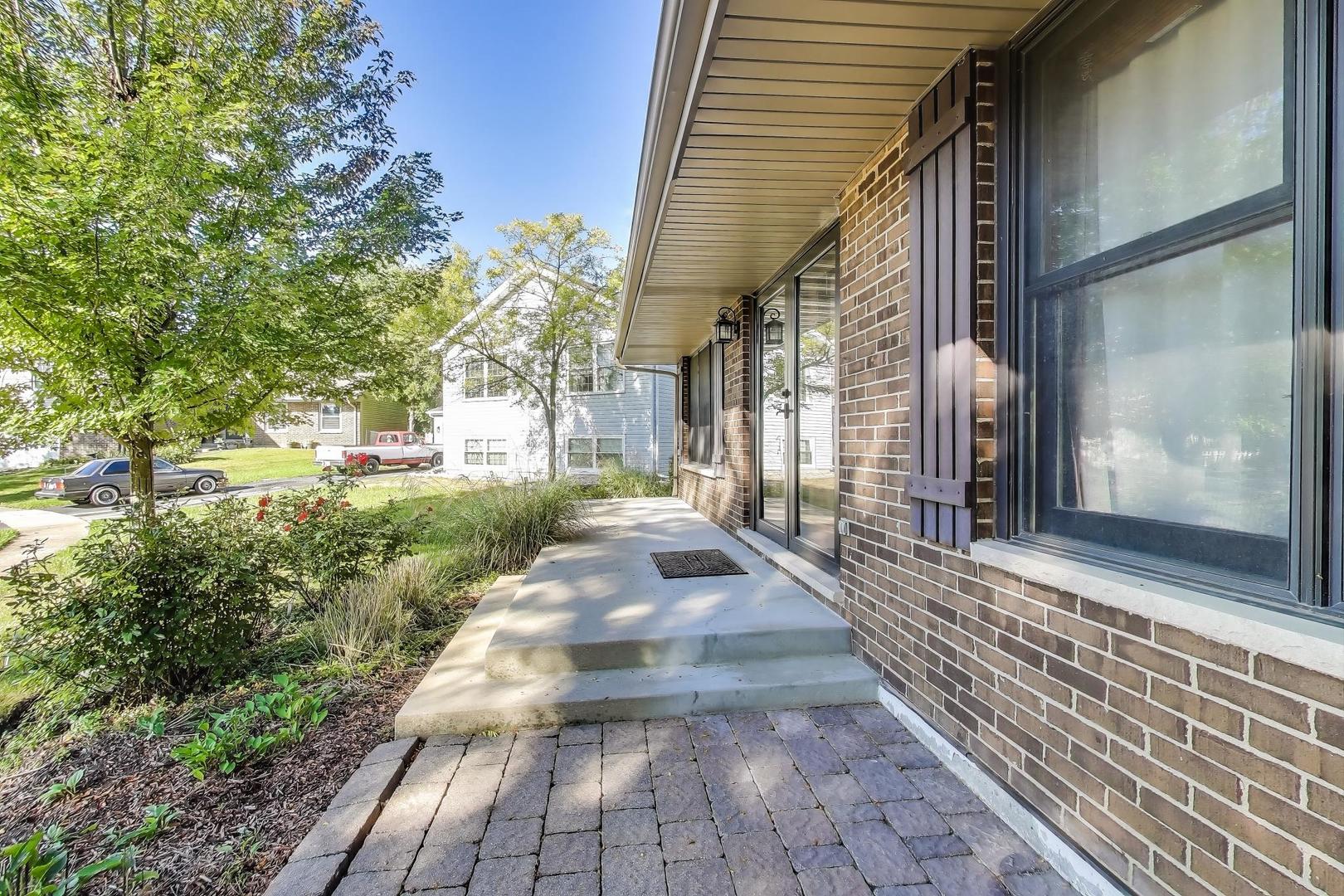 600 Ivy Court, Lake Zurich, IL 60047