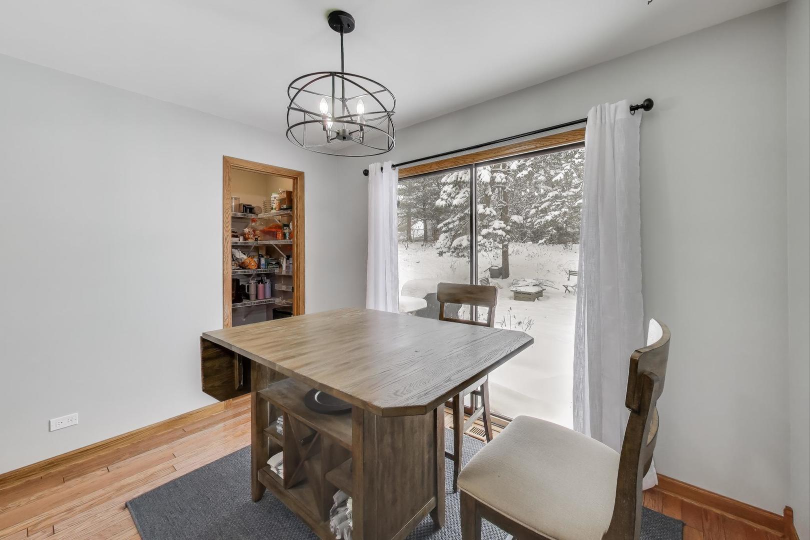 600 Ivy Court, Lake Zurich, IL 60047