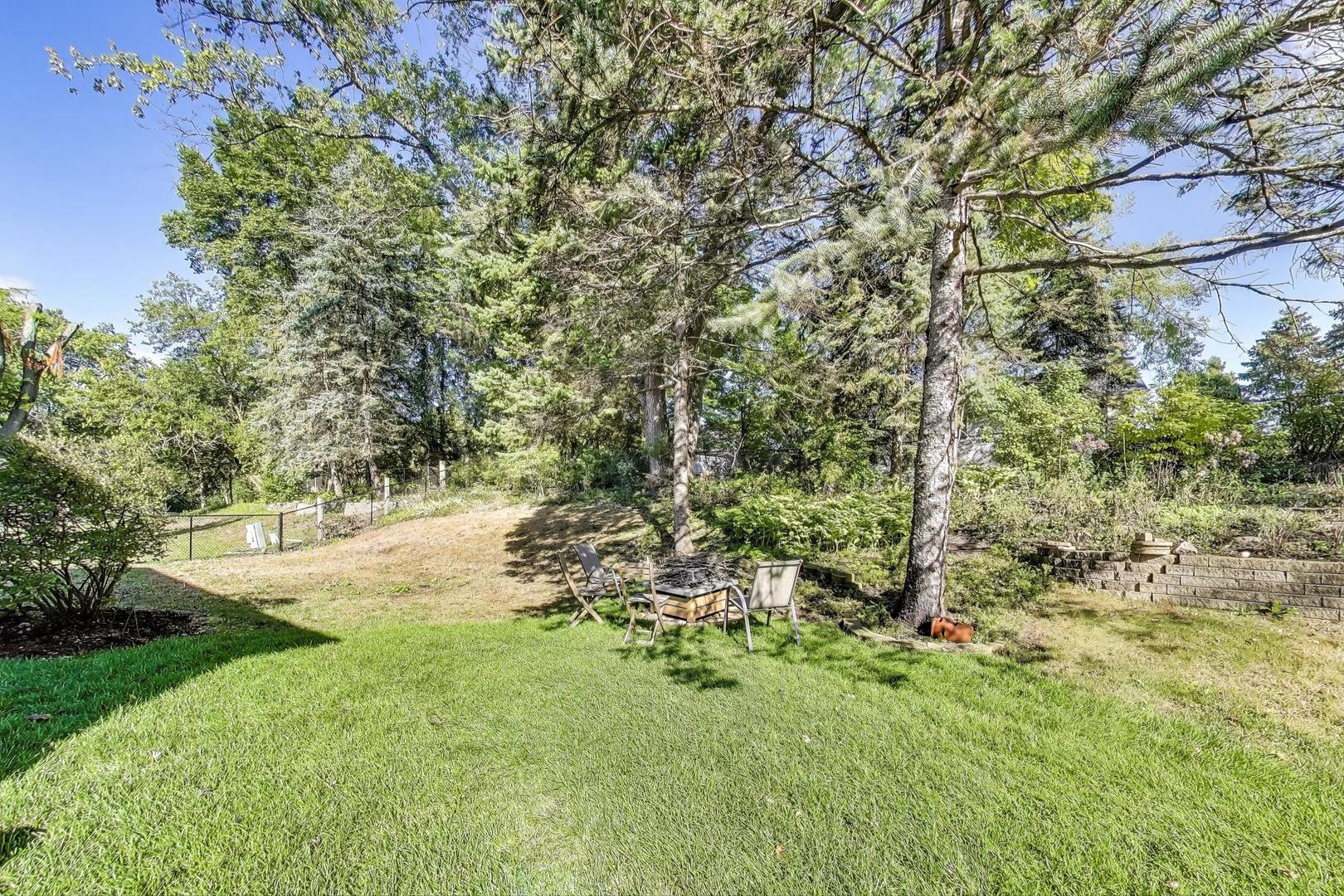 600 Ivy Court, Lake Zurich, IL 60047