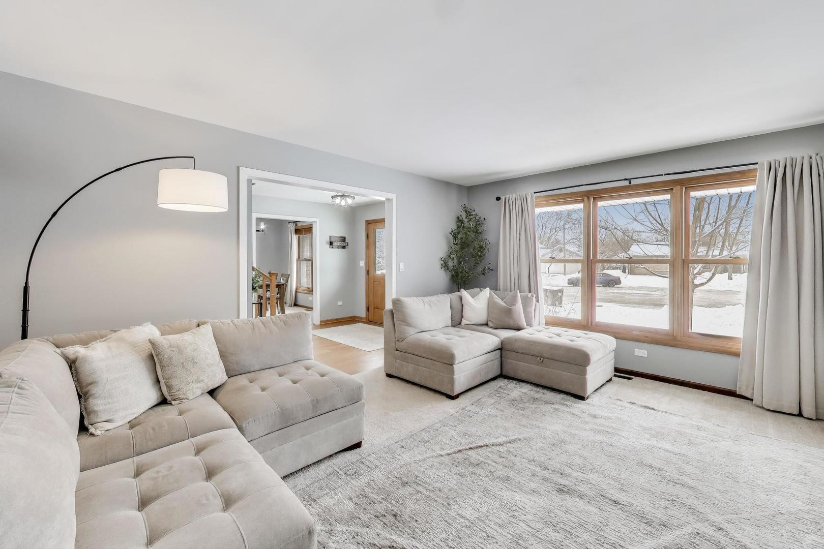 600 Ivy Court, Lake Zurich, IL 60047