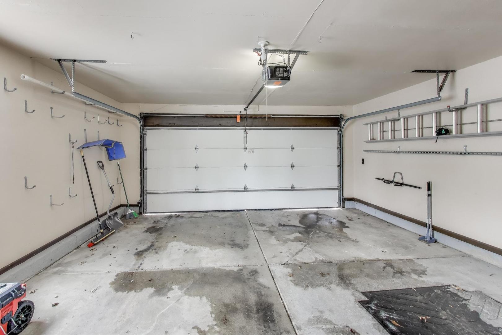 600 Ivy Court, Lake Zurich, IL 60047