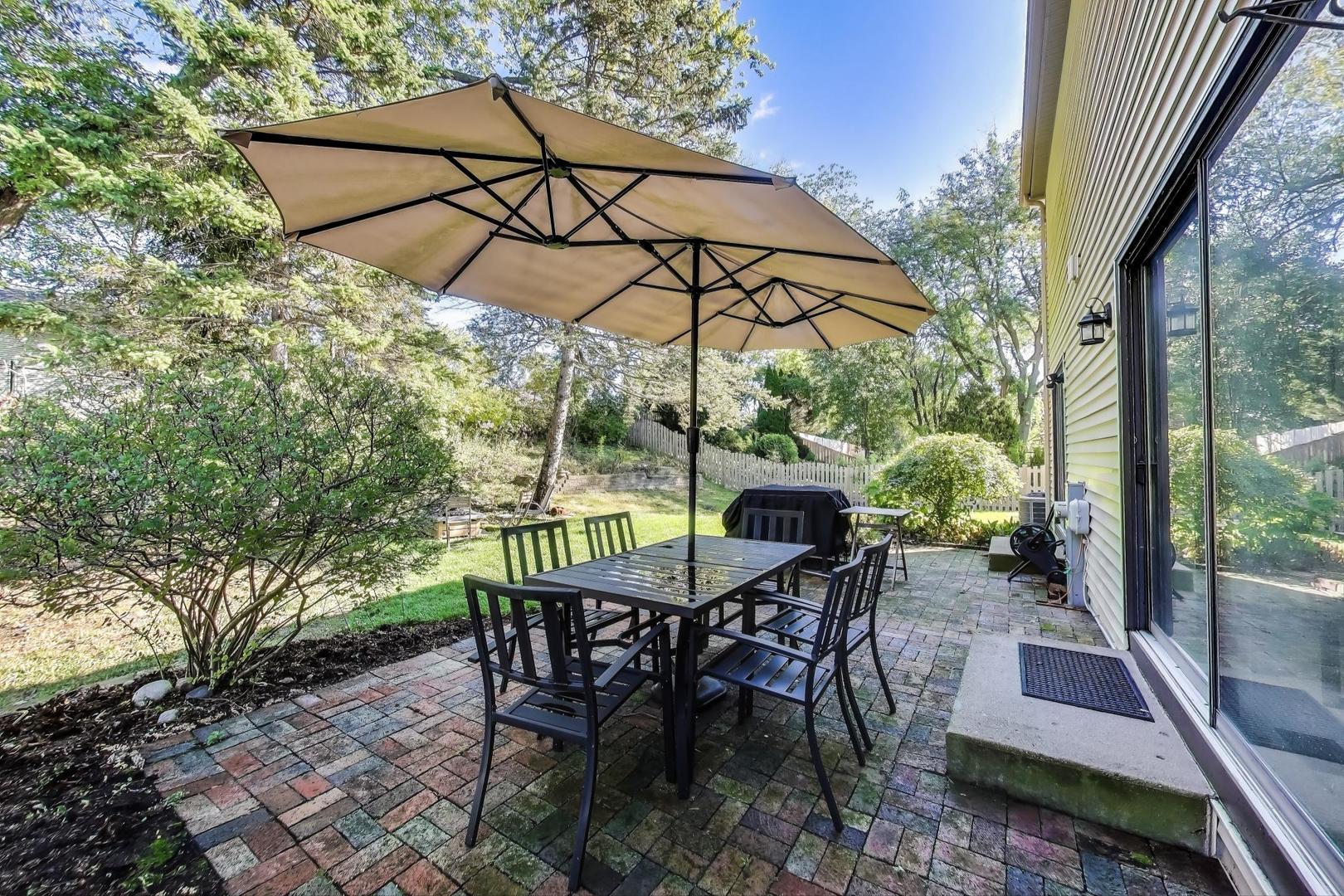 600 Ivy Court, Lake Zurich, IL 60047