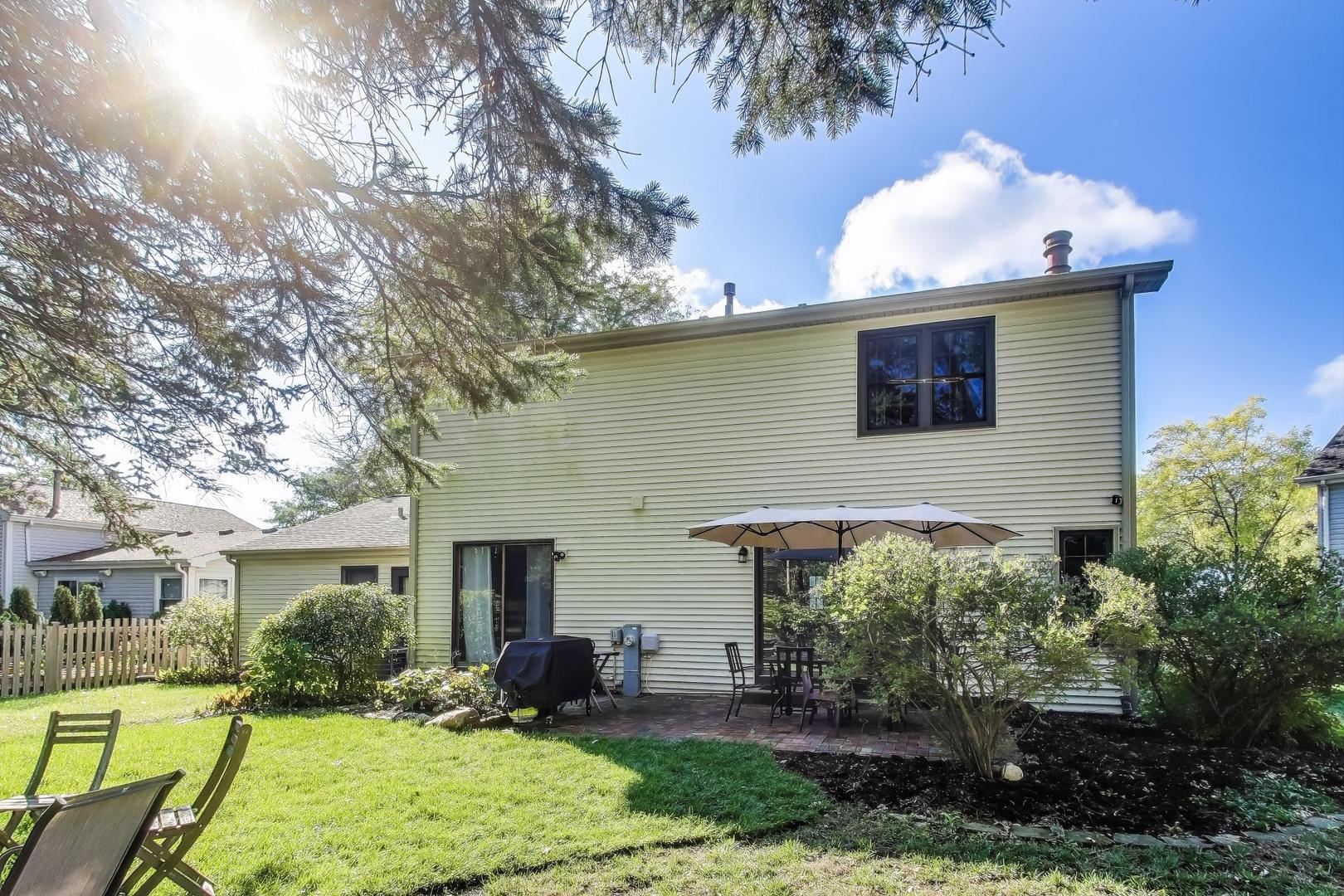 600 Ivy Court, Lake Zurich, IL 60047