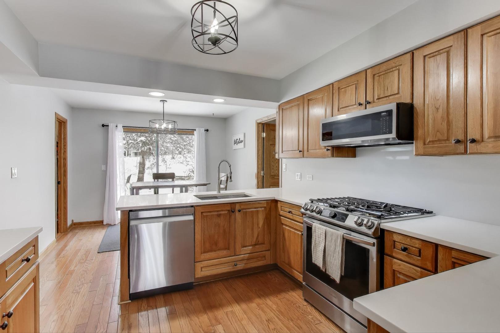 600 Ivy Court, Lake Zurich, IL 60047