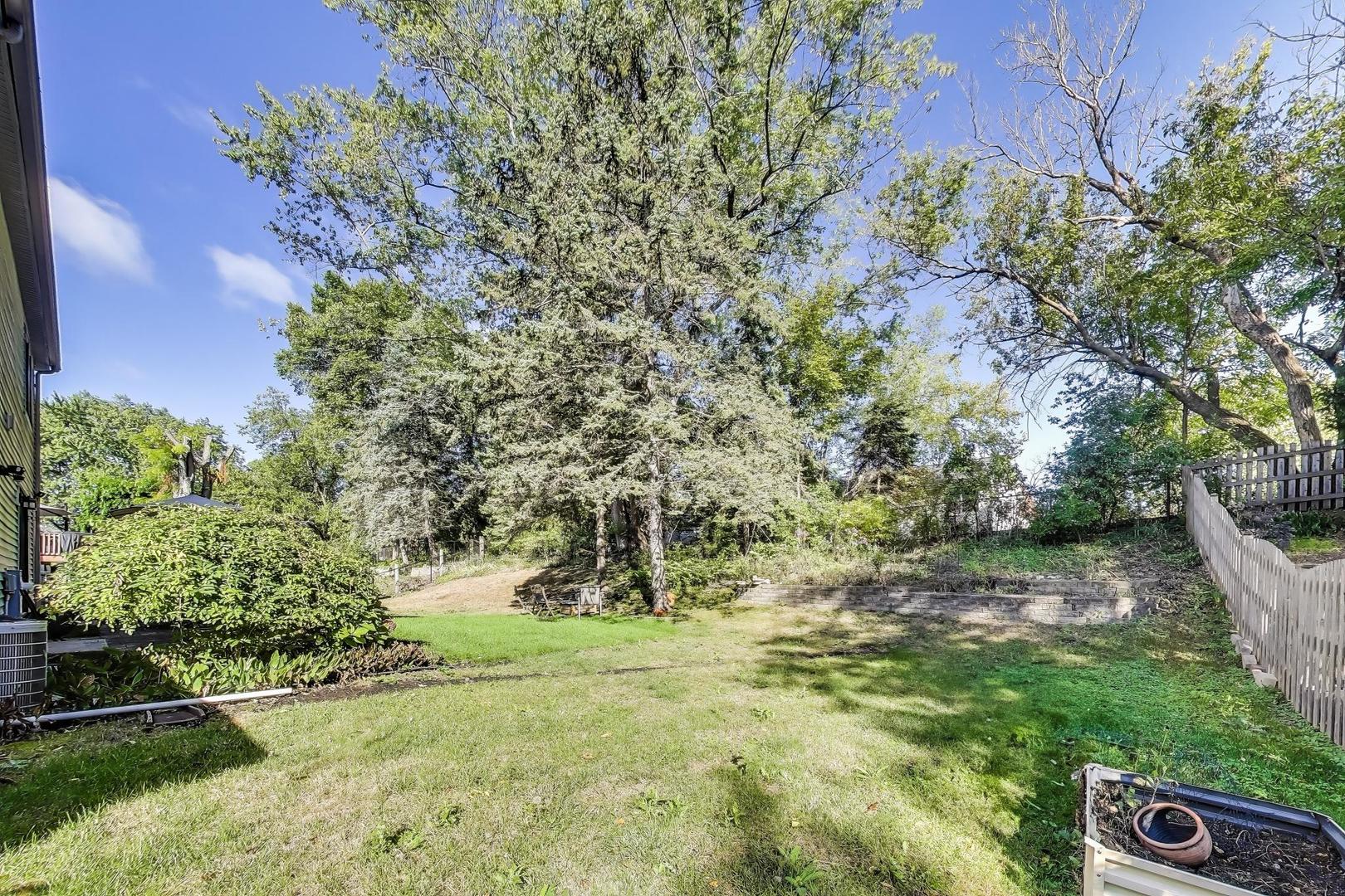 600 Ivy Court, Lake Zurich, IL 60047