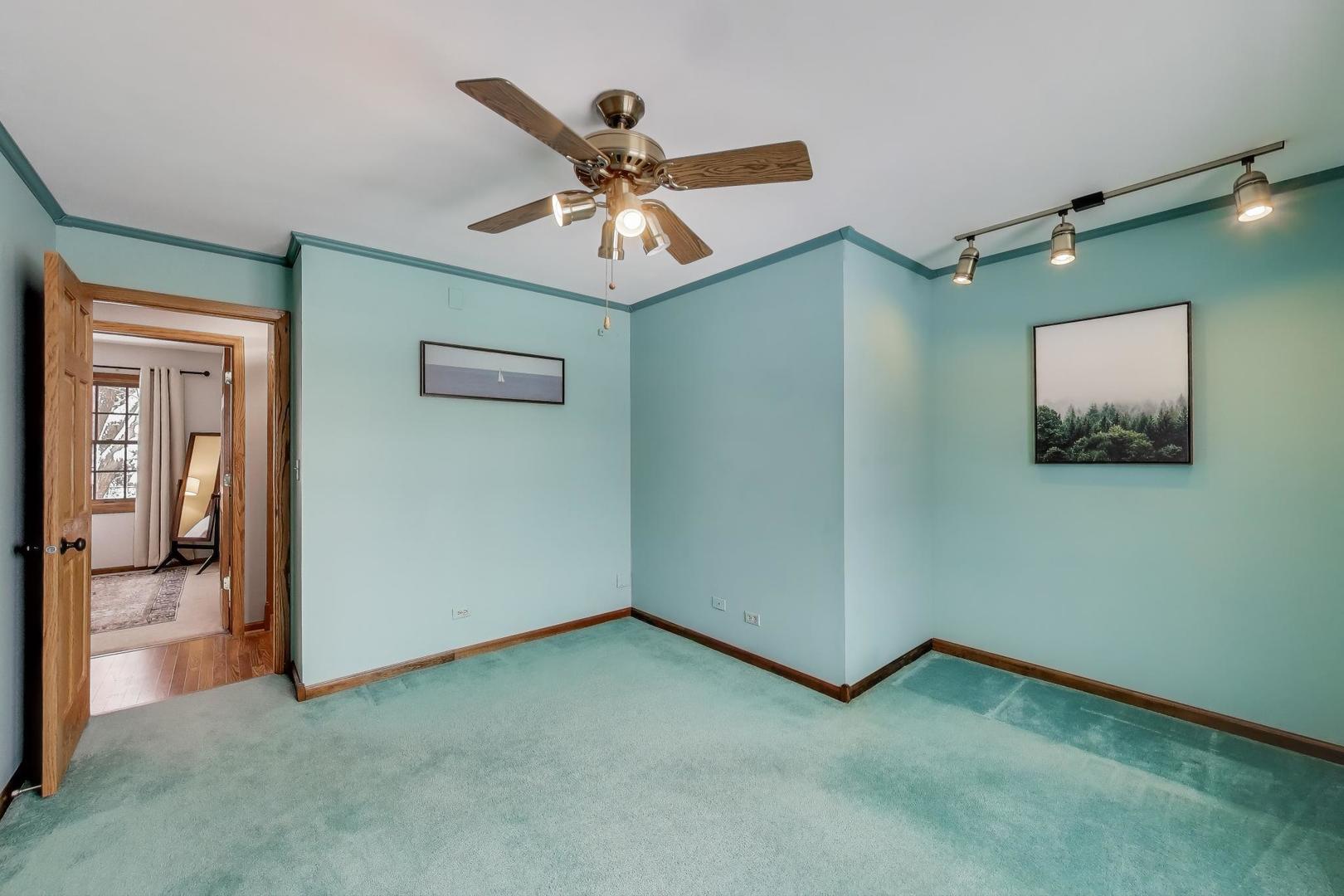 600 Ivy Court, Lake Zurich, IL 60047