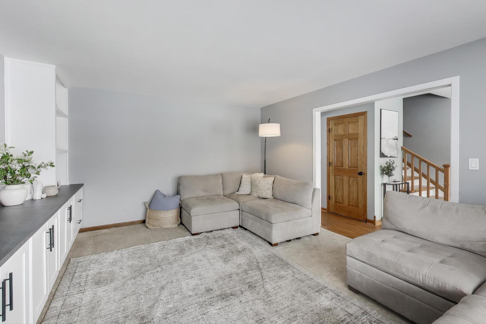 600 Ivy Court, Lake Zurich, IL 60047