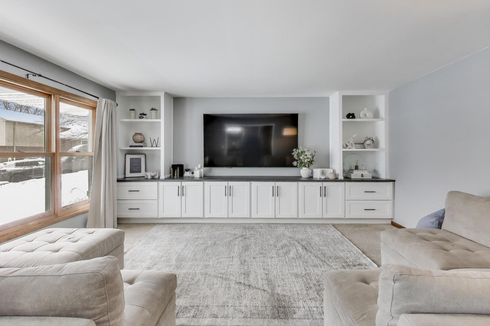 600 Ivy Court, Lake Zurich, IL 60047