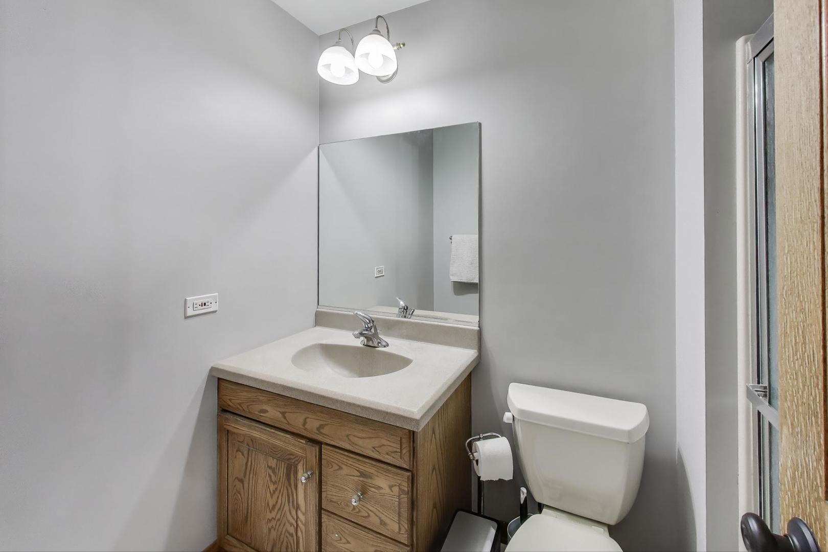 600 Ivy Court, Lake Zurich, IL 60047