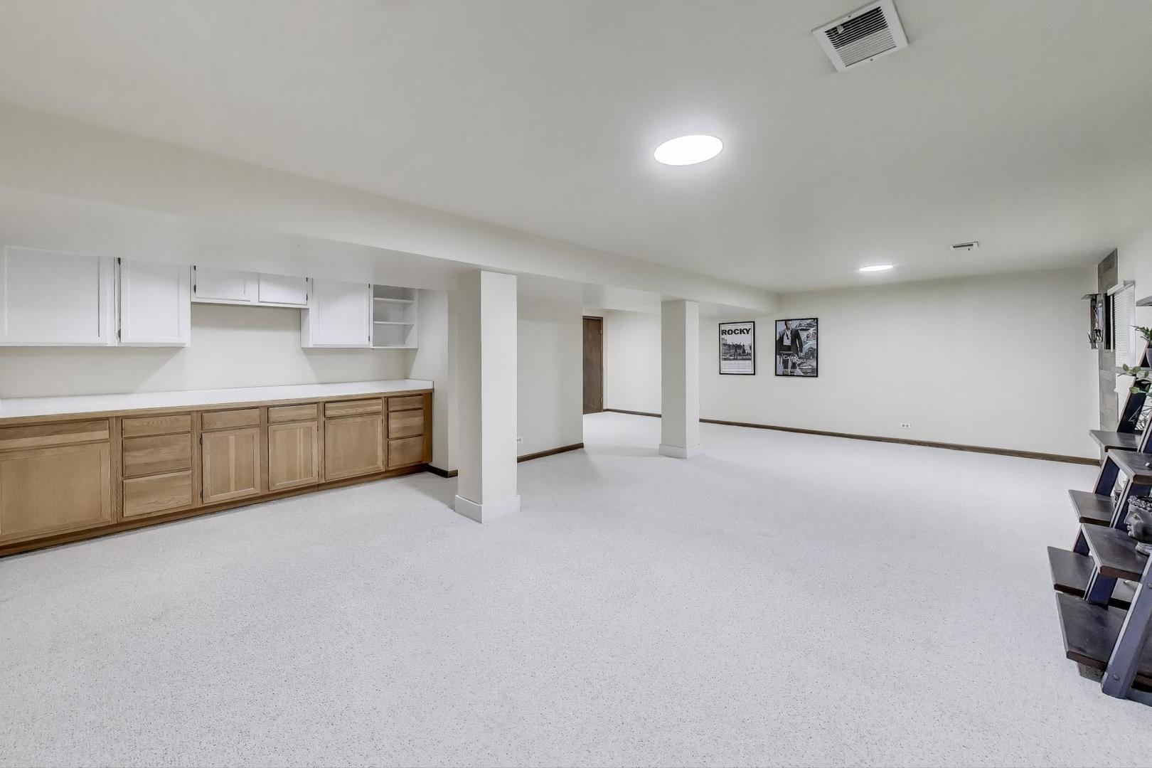 600 Ivy Court, Lake Zurich, IL 60047