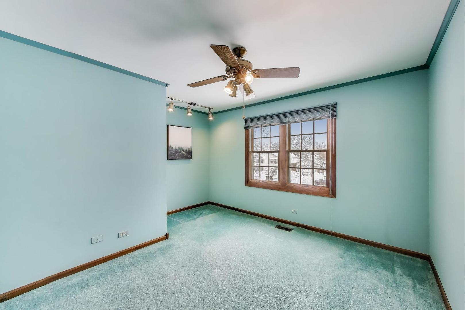 600 Ivy Court, Lake Zurich, IL 60047