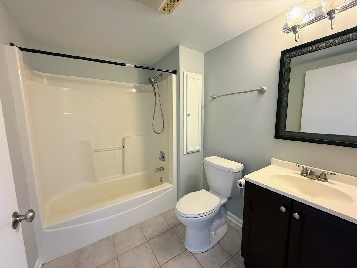 1041 Susan Collins Lane #402, Oak Park, IL 60302