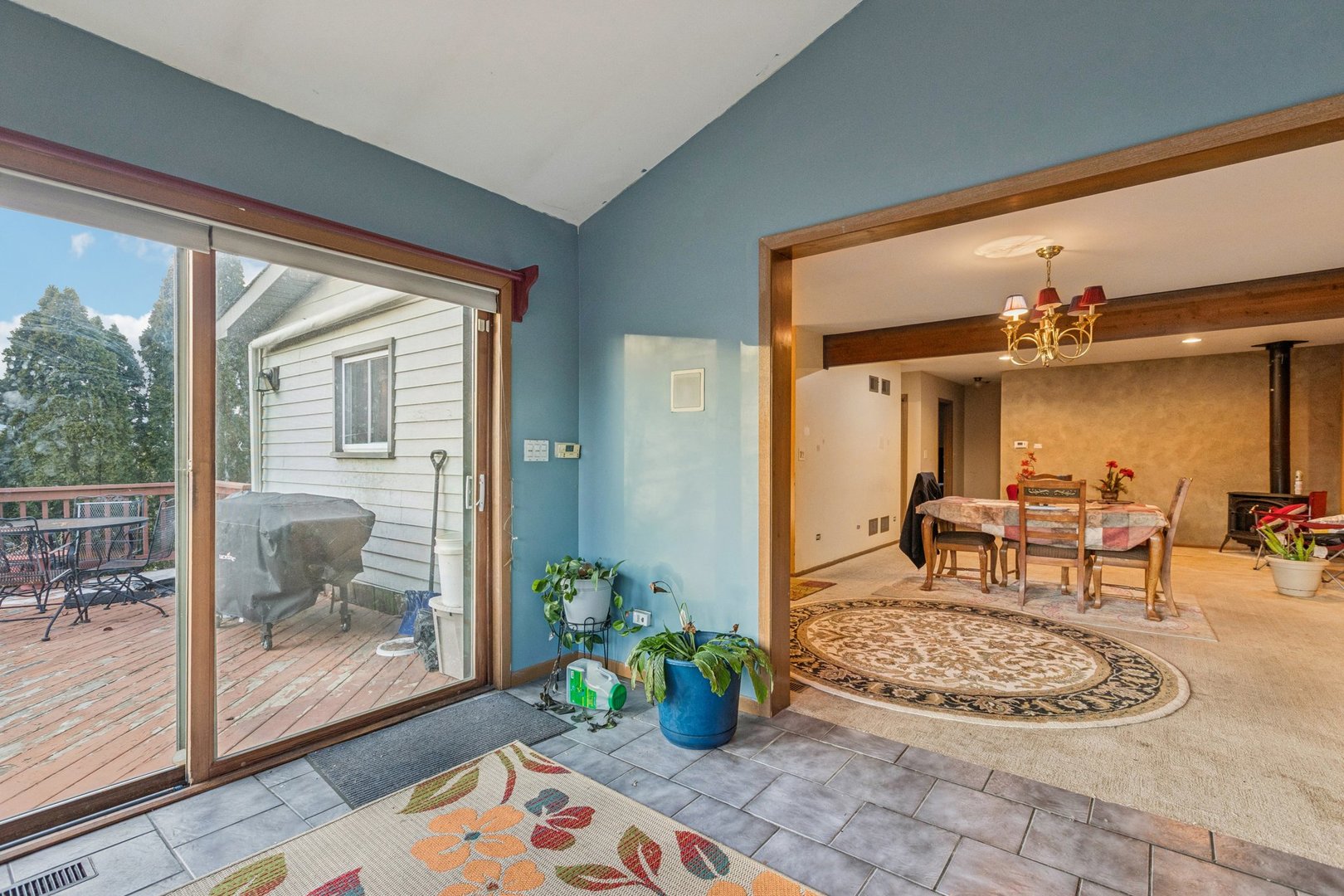 25283 W Timber Lane, Lake Villa, IL 60046