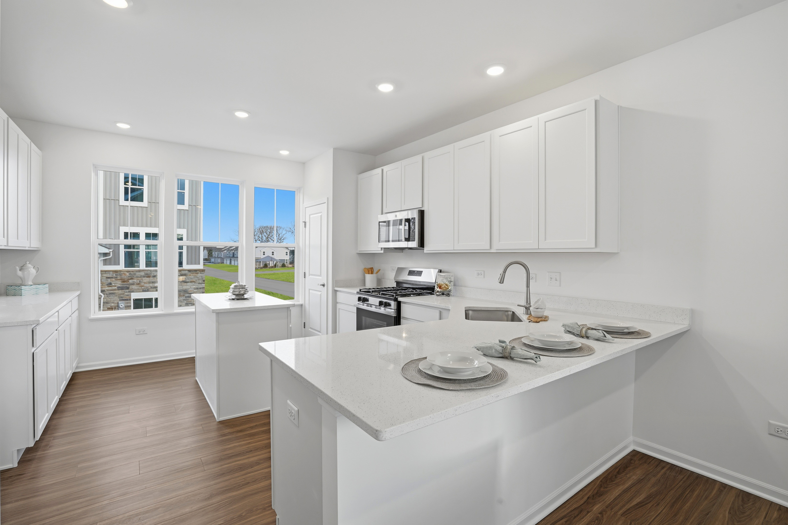 402 Red Oak Circle, Volo, IL 60020