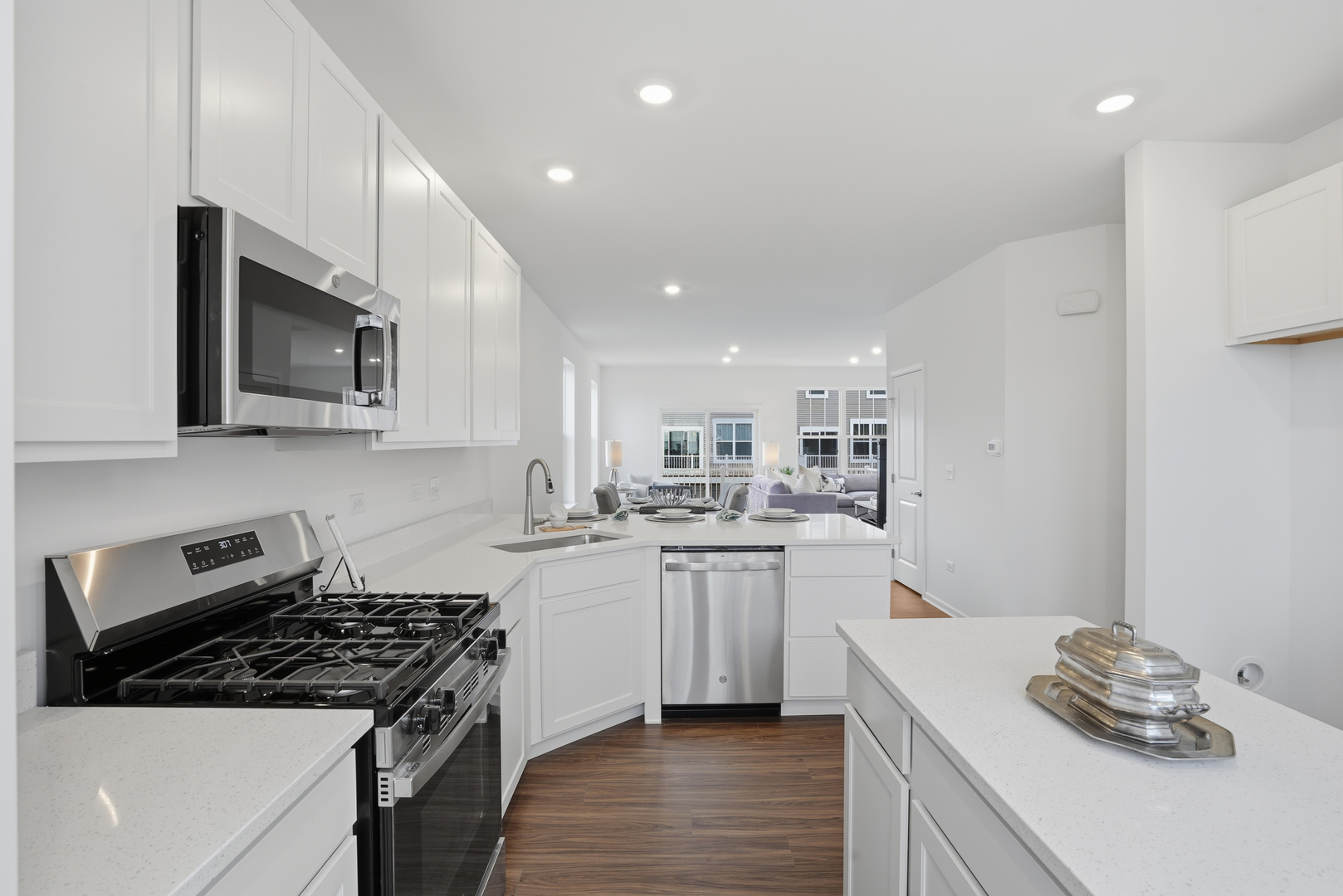 402 Red Oak Circle, Volo, IL 60020