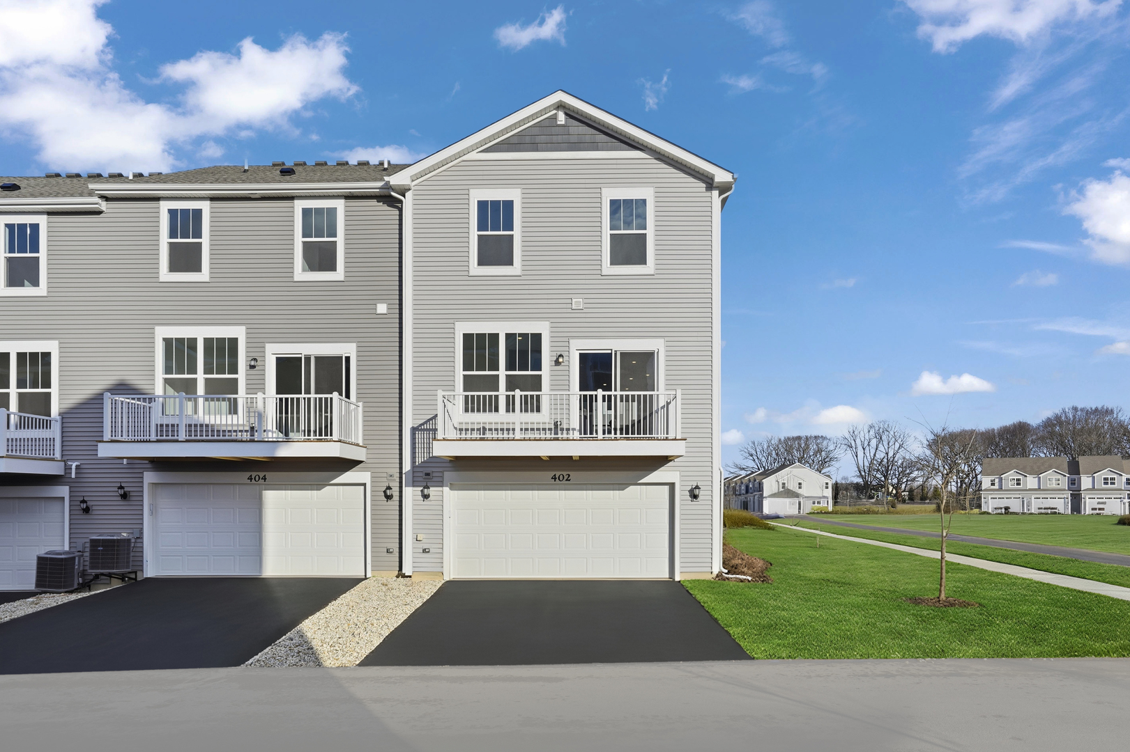 402 Red Oak Circle, Volo, IL 60020