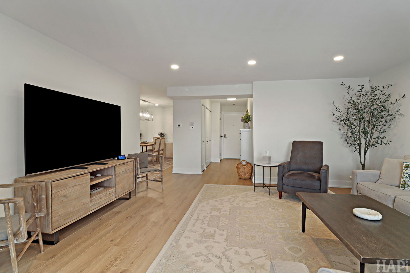 1200 W Northwest Highway #305, Mount Prospect, IL 60056