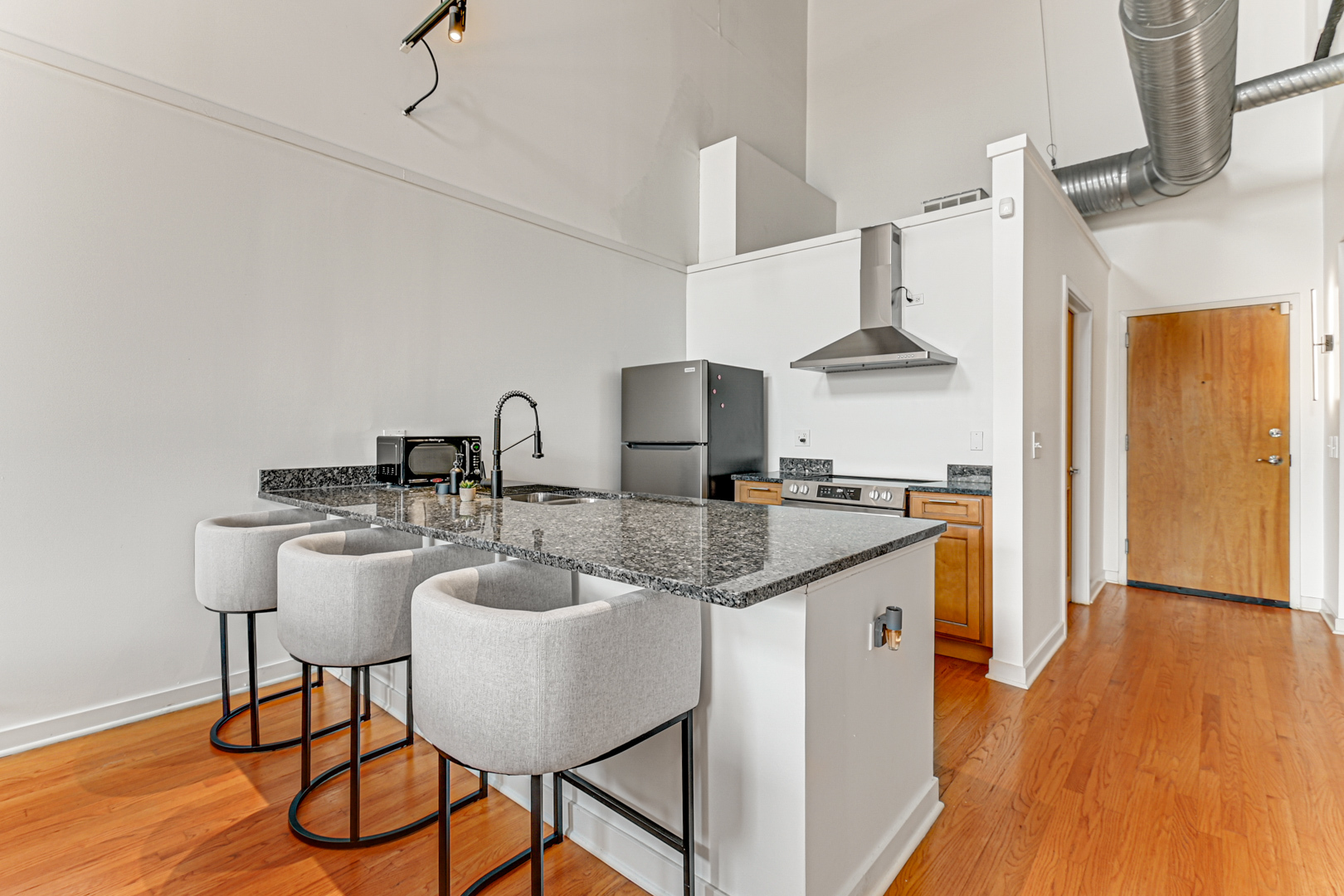 6300 S Woodlawn Street #305, Chicago, IL 60637