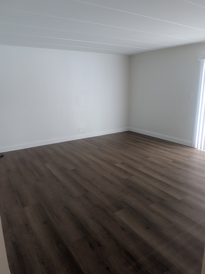 201 E Janata Boulevard #1A, Lombard, IL 60148