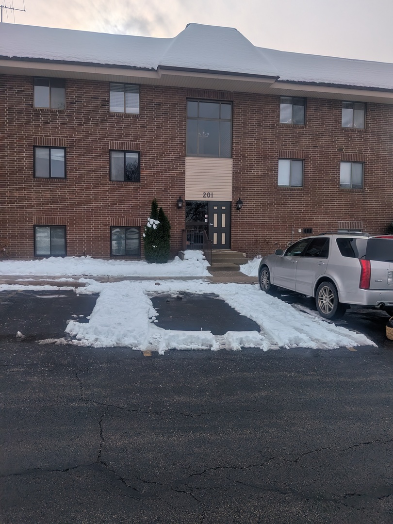201 E Janata Boulevard #1A, Lombard, IL 60148