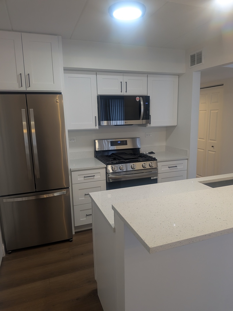 201 E Janata Boulevard #1A, Lombard, IL 60148