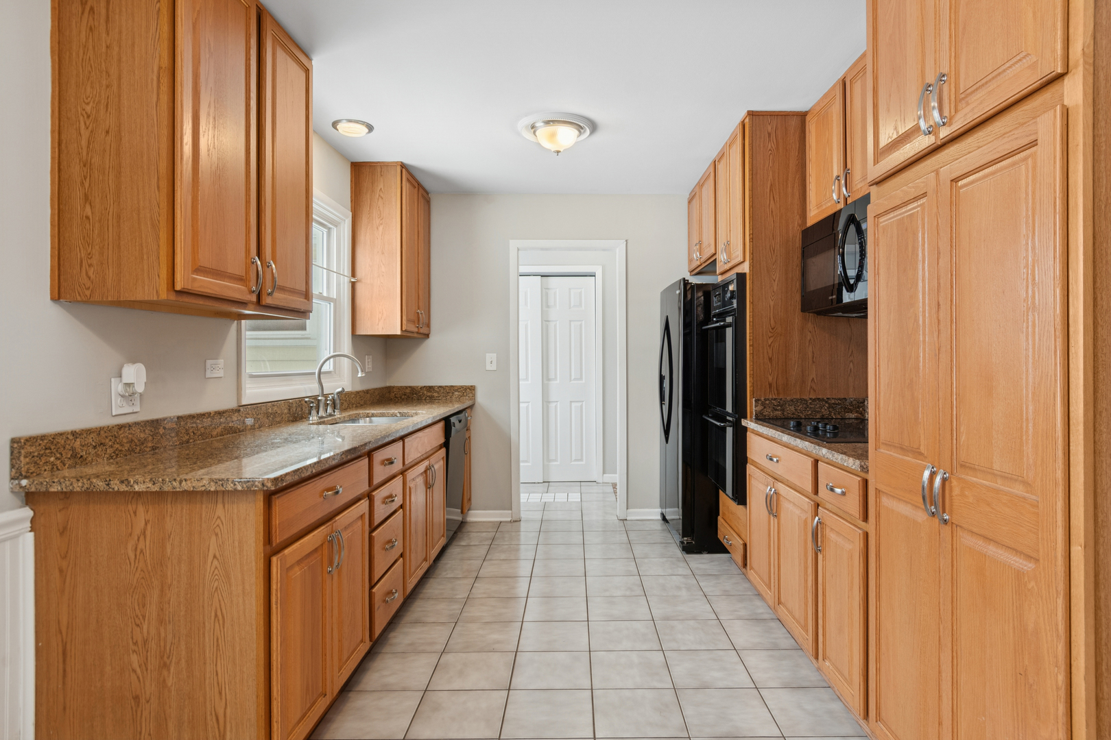 1902 N Washington Street, Wheaton, IL 60187