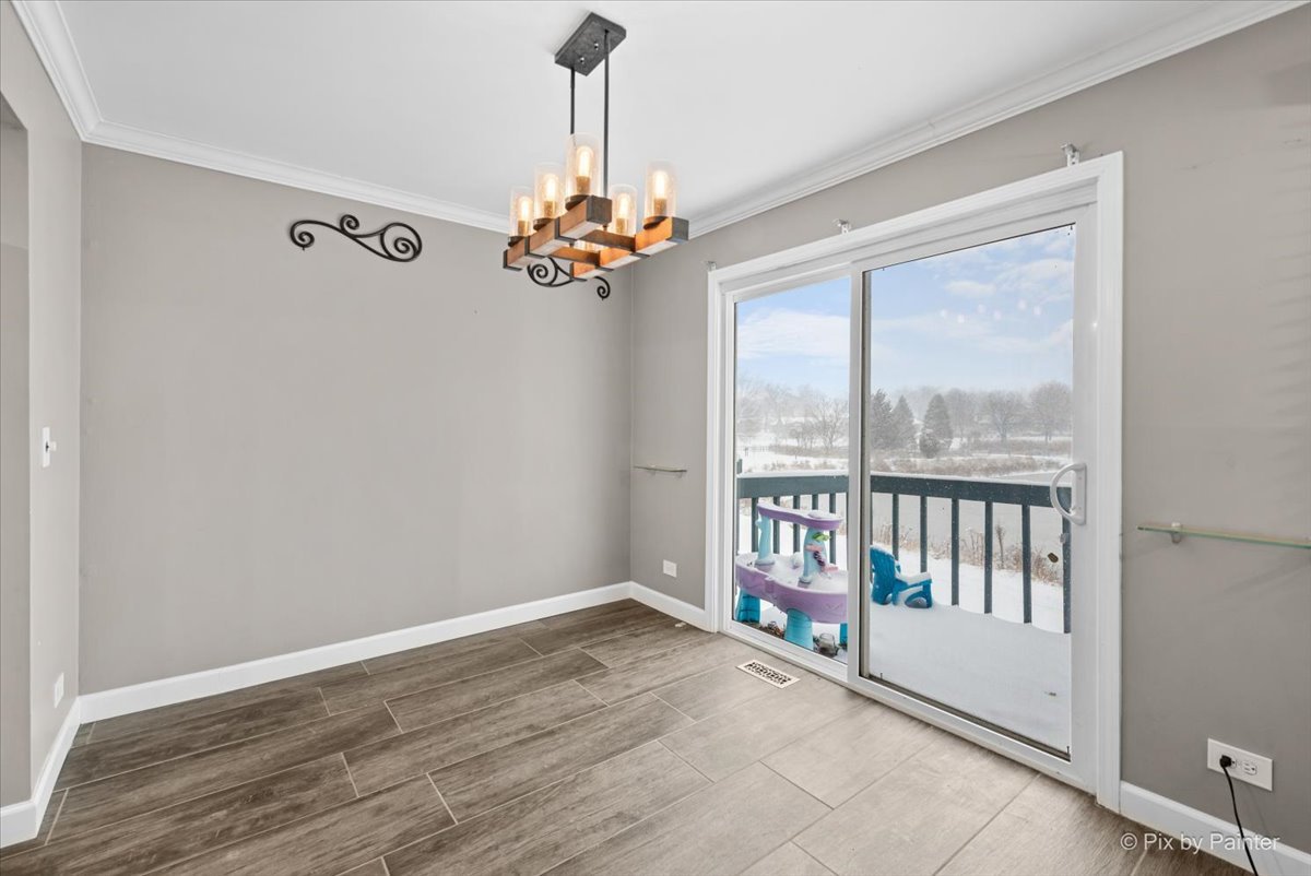 215 Lakeshore Lane, Bloomingdale, IL 60108