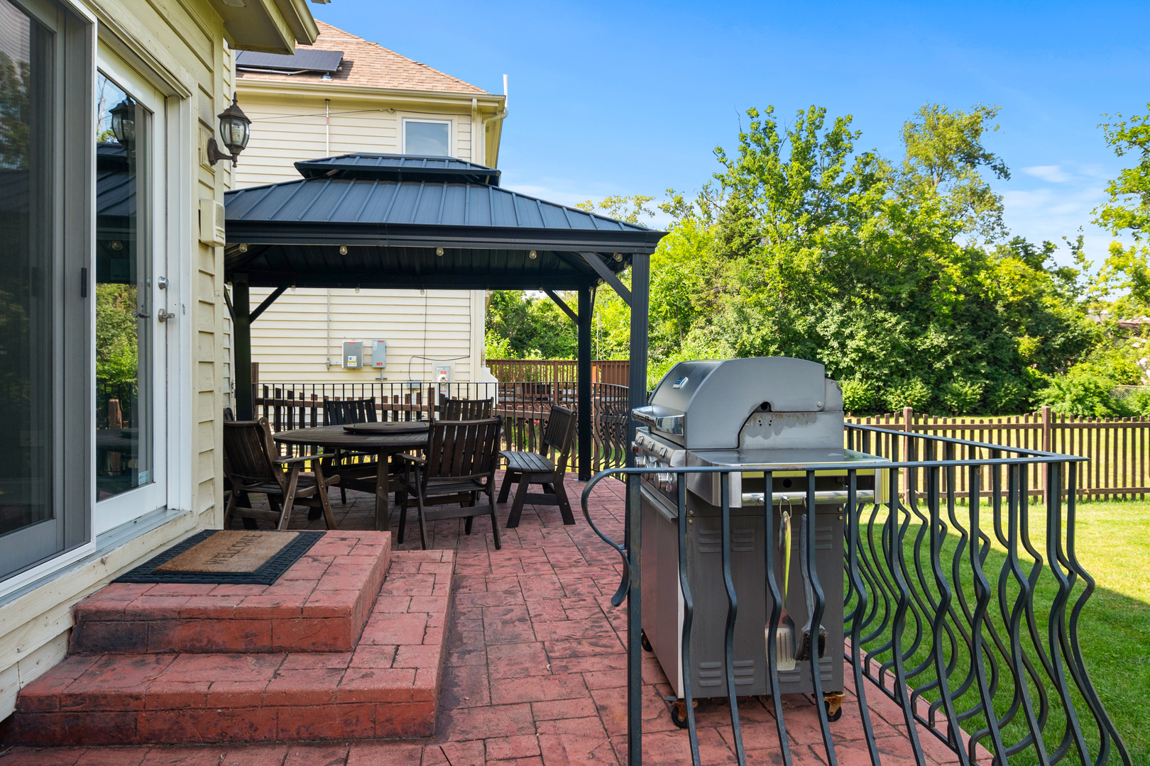 7715 VIRGINIA Court, Willowbrook, IL 60527