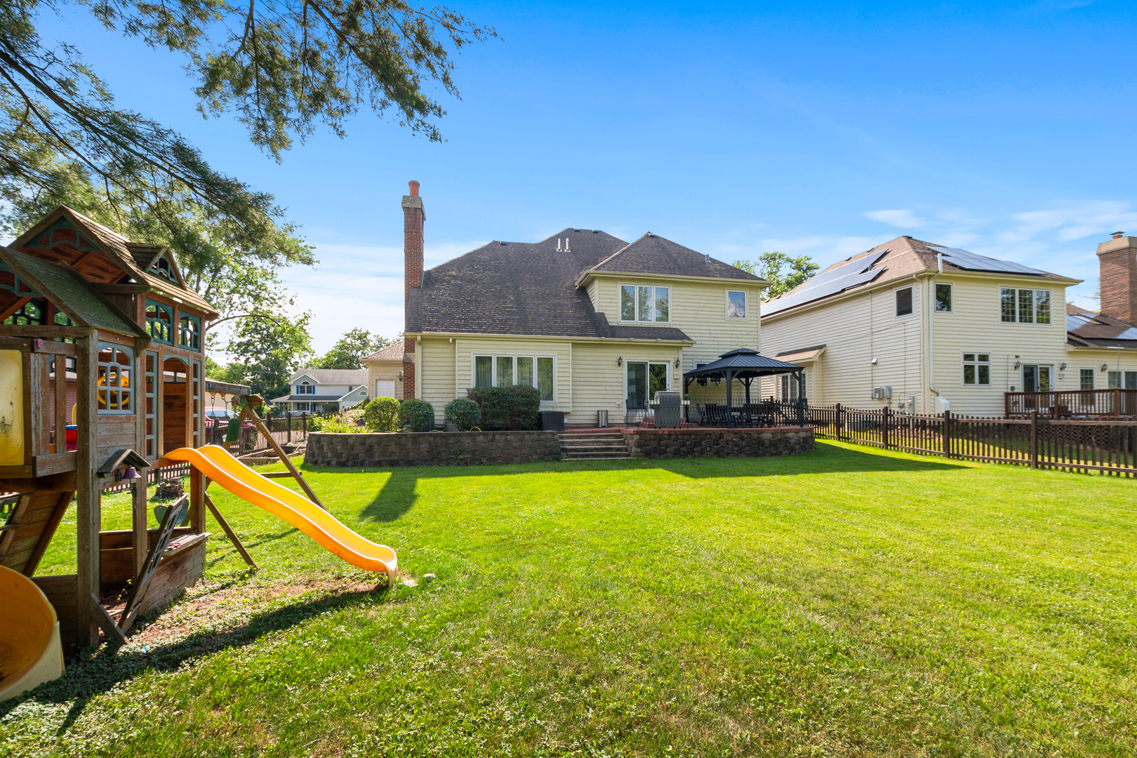 7715 VIRGINIA Court, Willowbrook, IL 60527