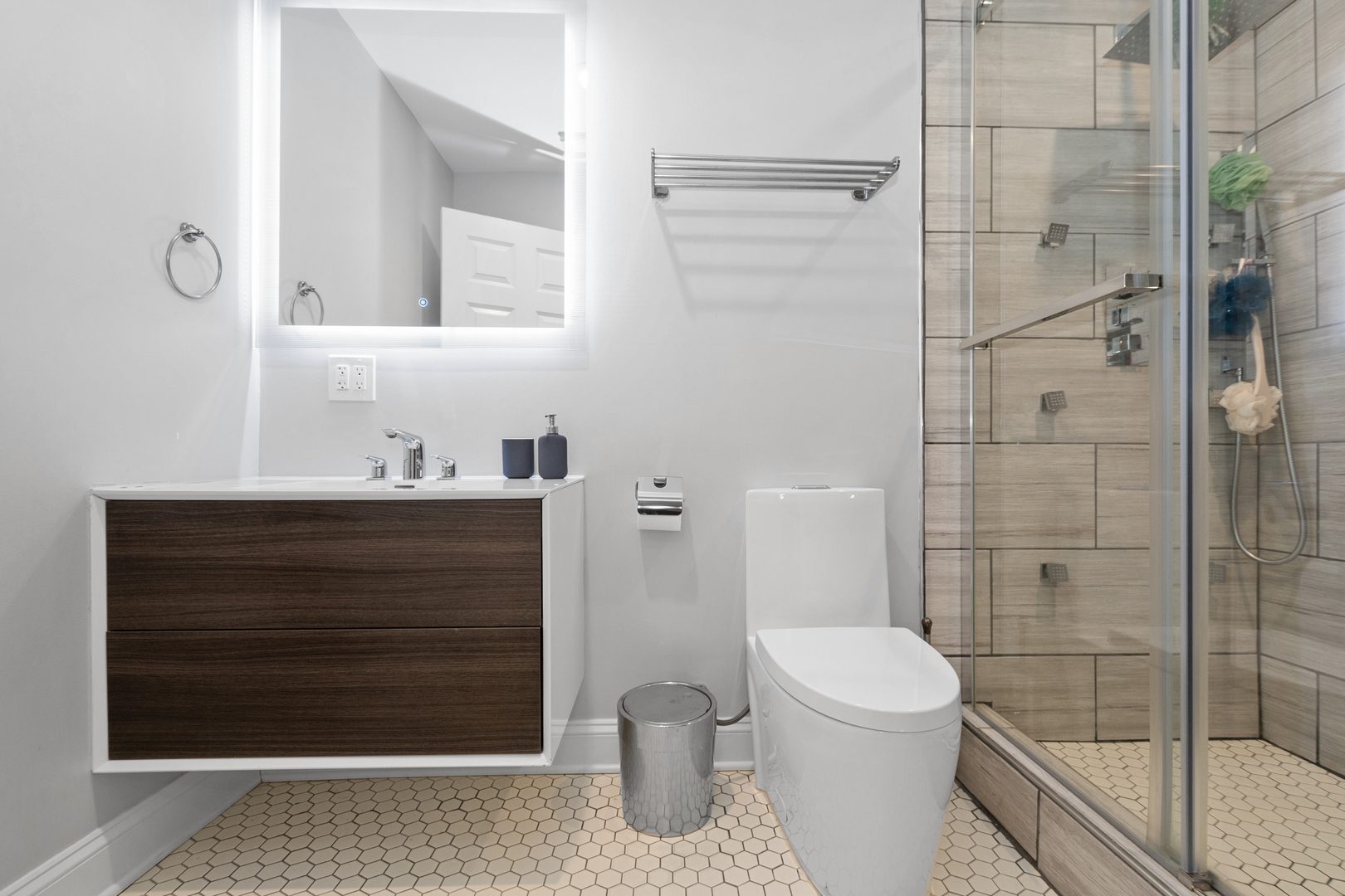 7715 VIRGINIA Court, Willowbrook, IL 60527