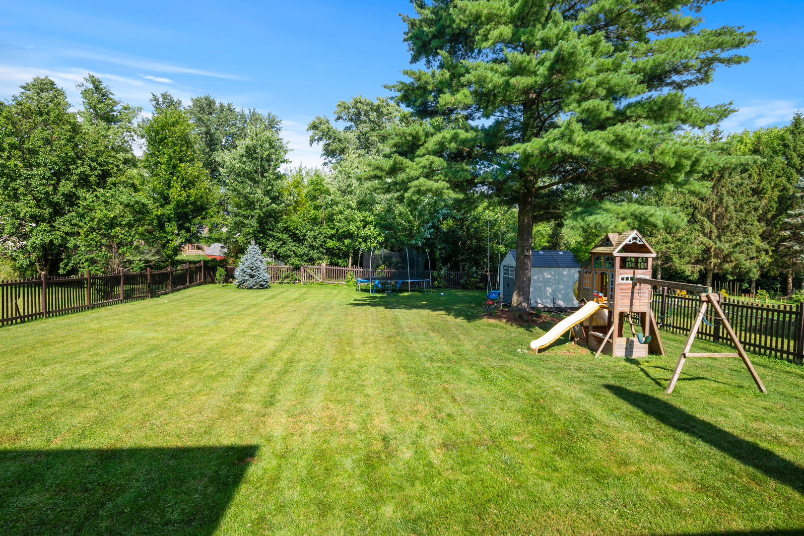 7715 VIRGINIA Court, Willowbrook, IL 60527