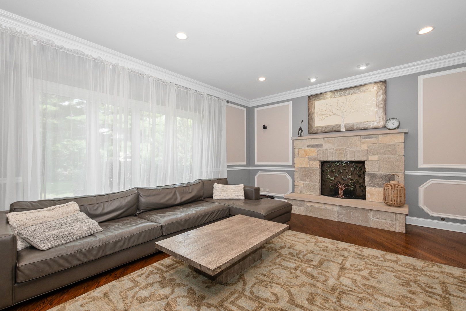 7715 VIRGINIA Court, Willowbrook, IL 60527