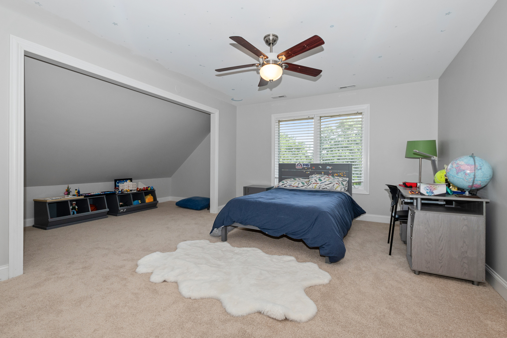 7715 VIRGINIA Court, Willowbrook, IL 60527