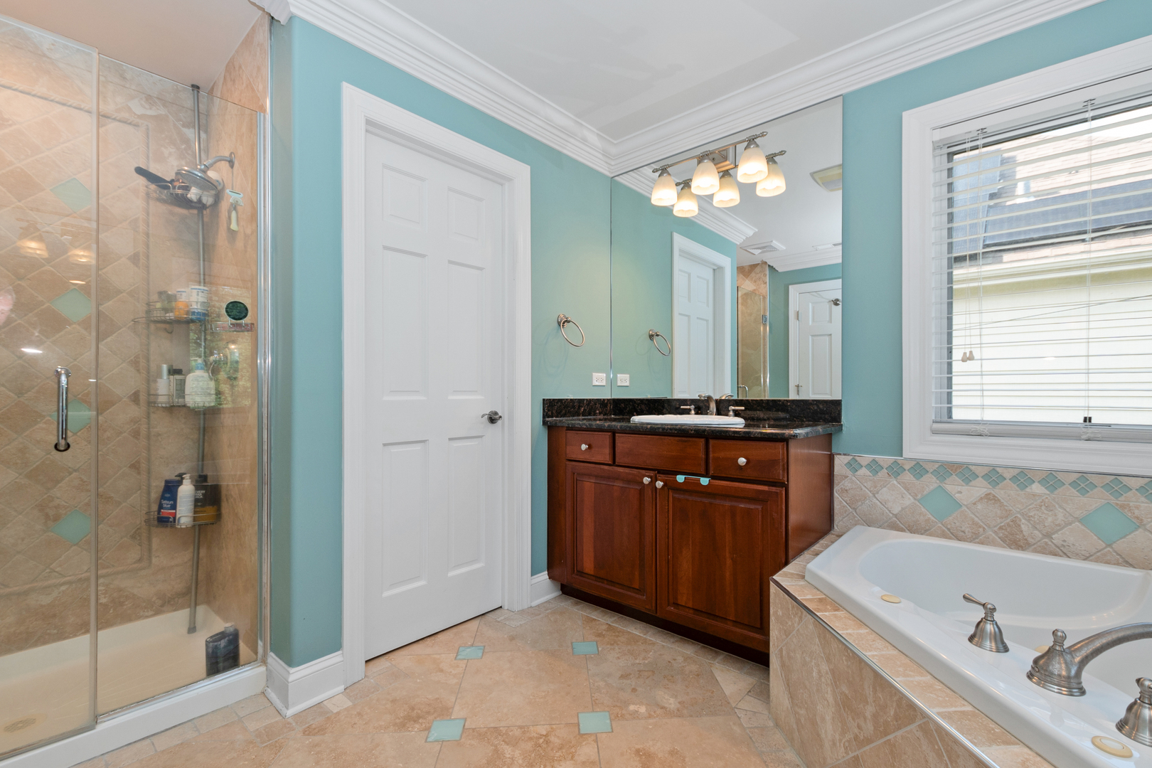 7715 VIRGINIA Court, Willowbrook, IL 60527