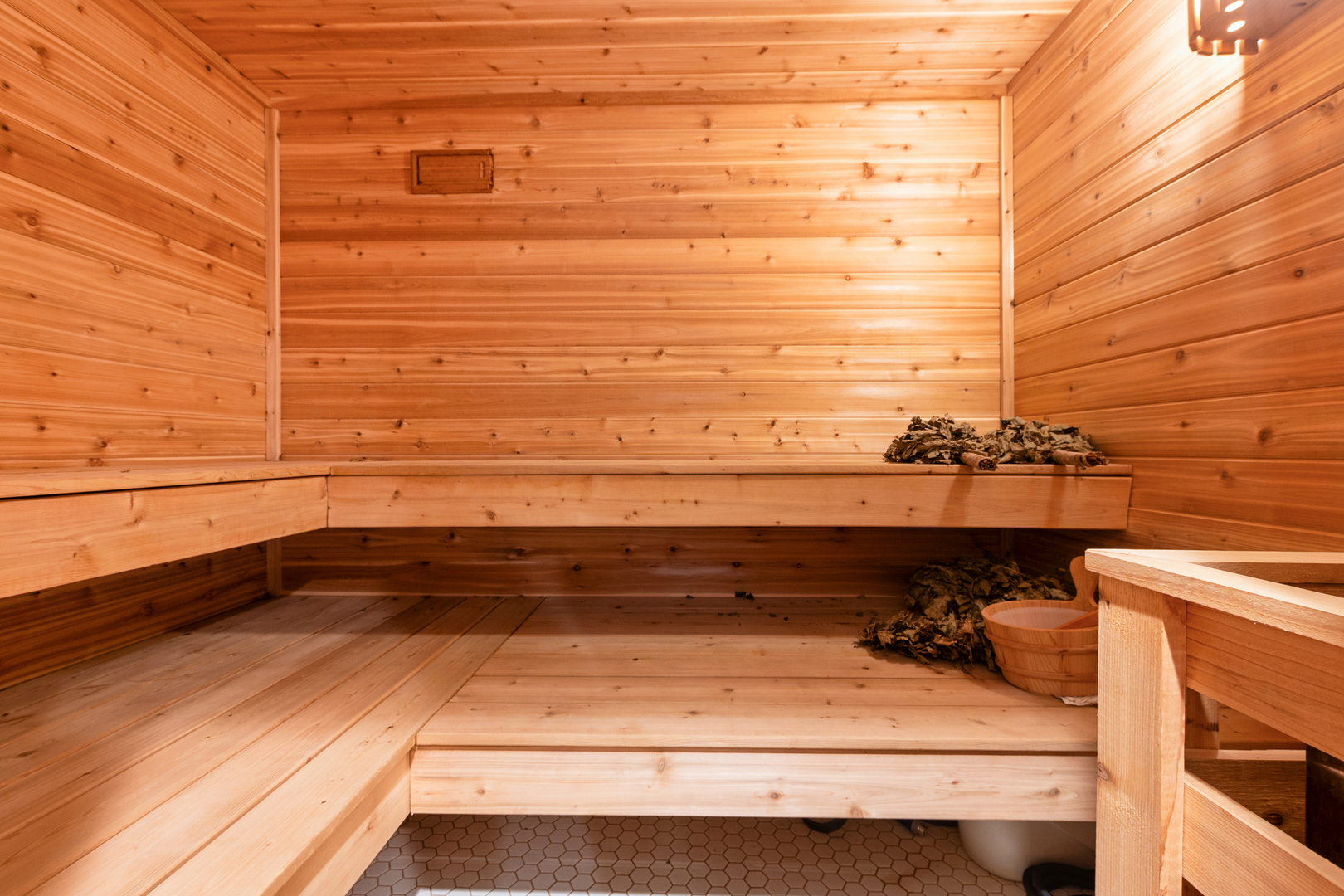 7715 VIRGINIA Court, Willowbrook, IL 60527