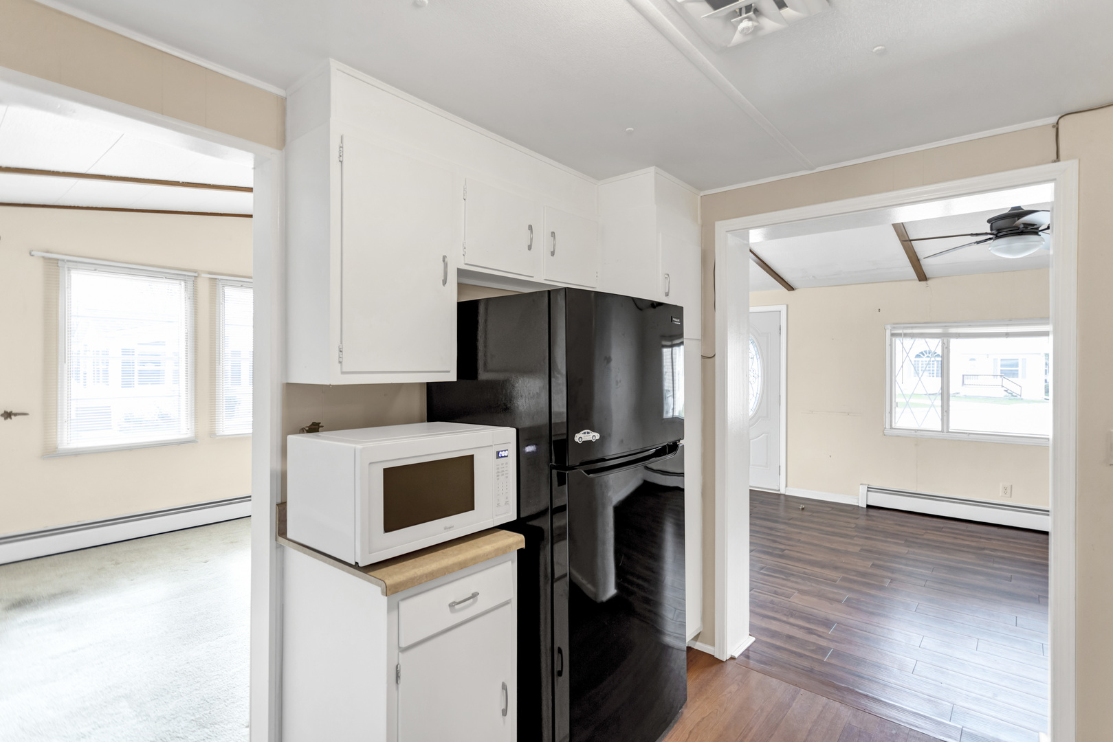 1053 Lakeview Road, Elgin, IL 60123