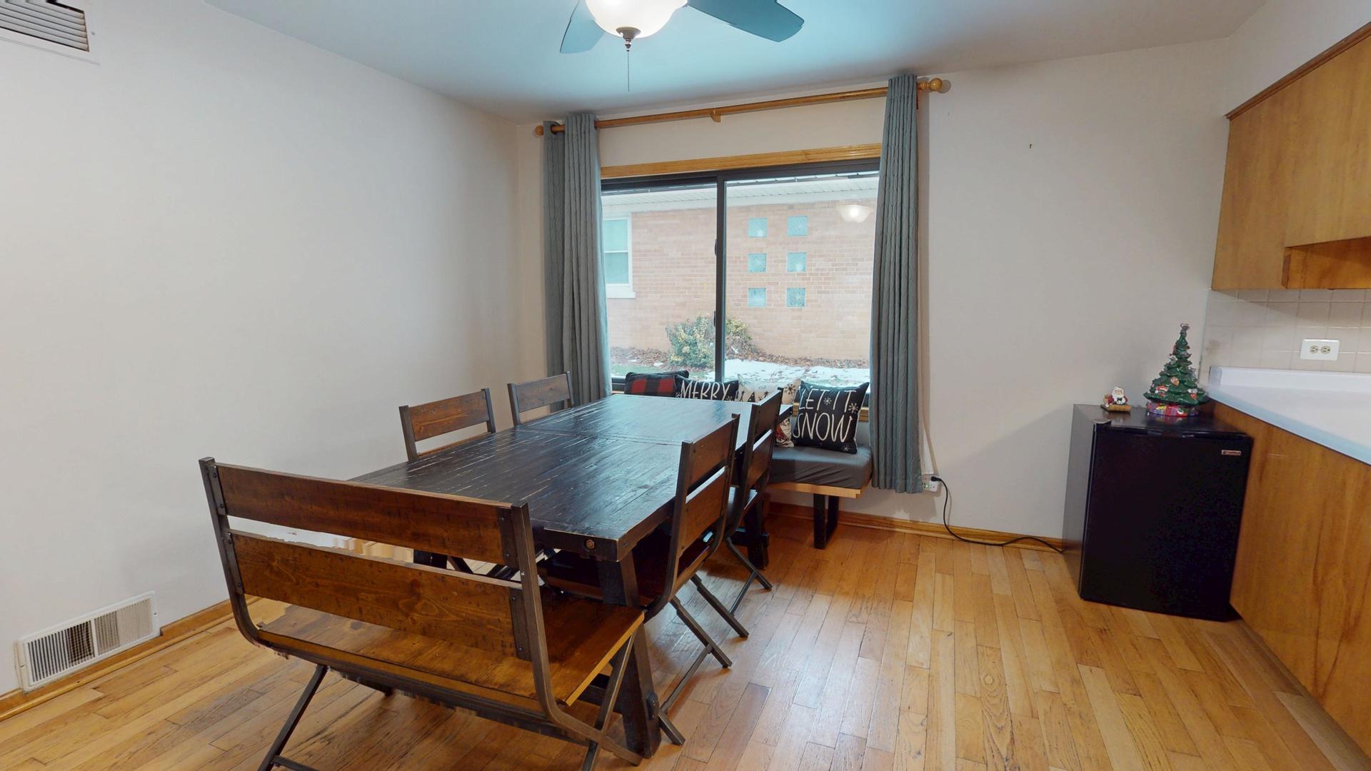 142 W Chicago Avenue, Downers Grove, IL 60515