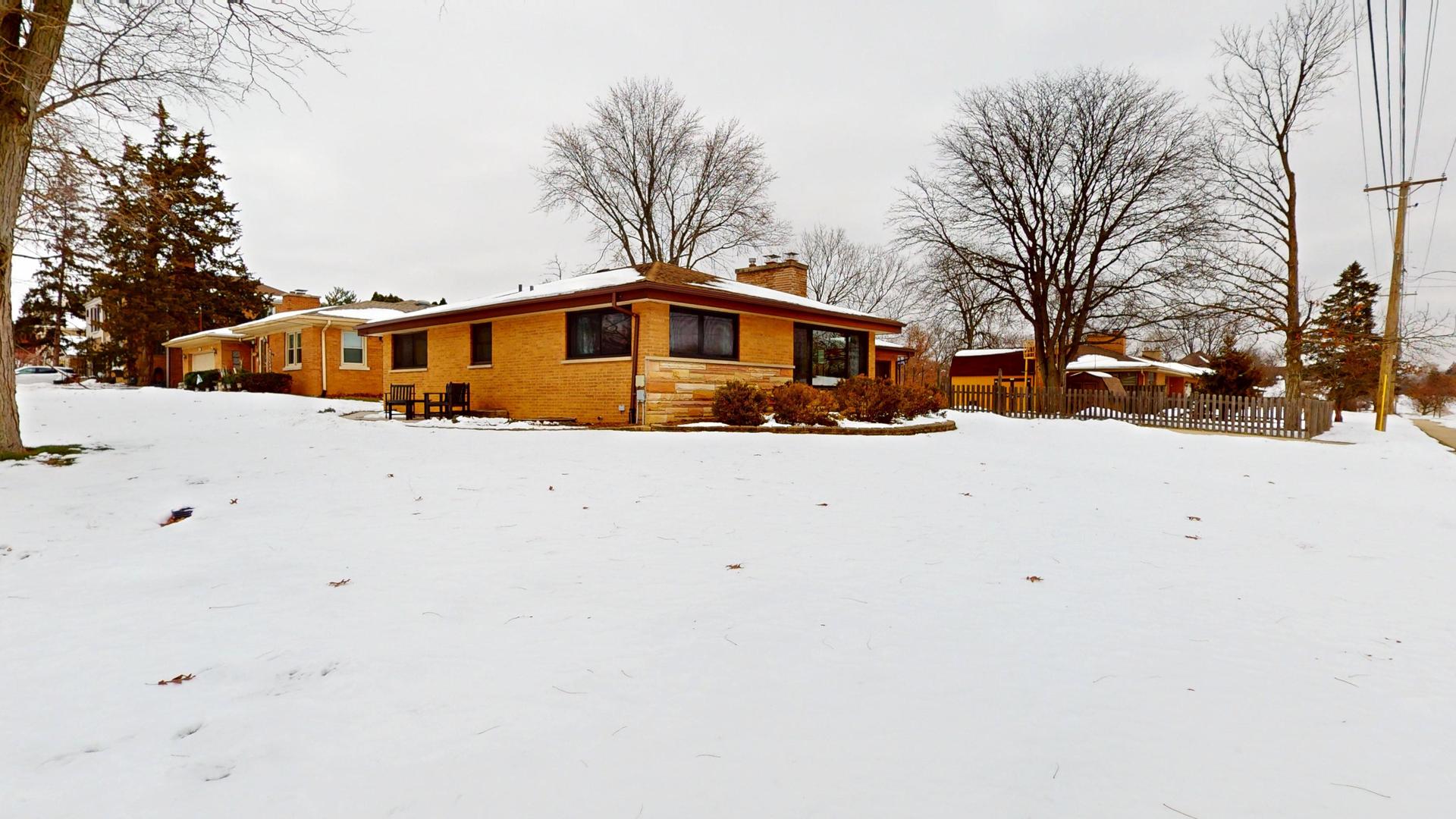 142 W Chicago Avenue, Downers Grove, IL 60515