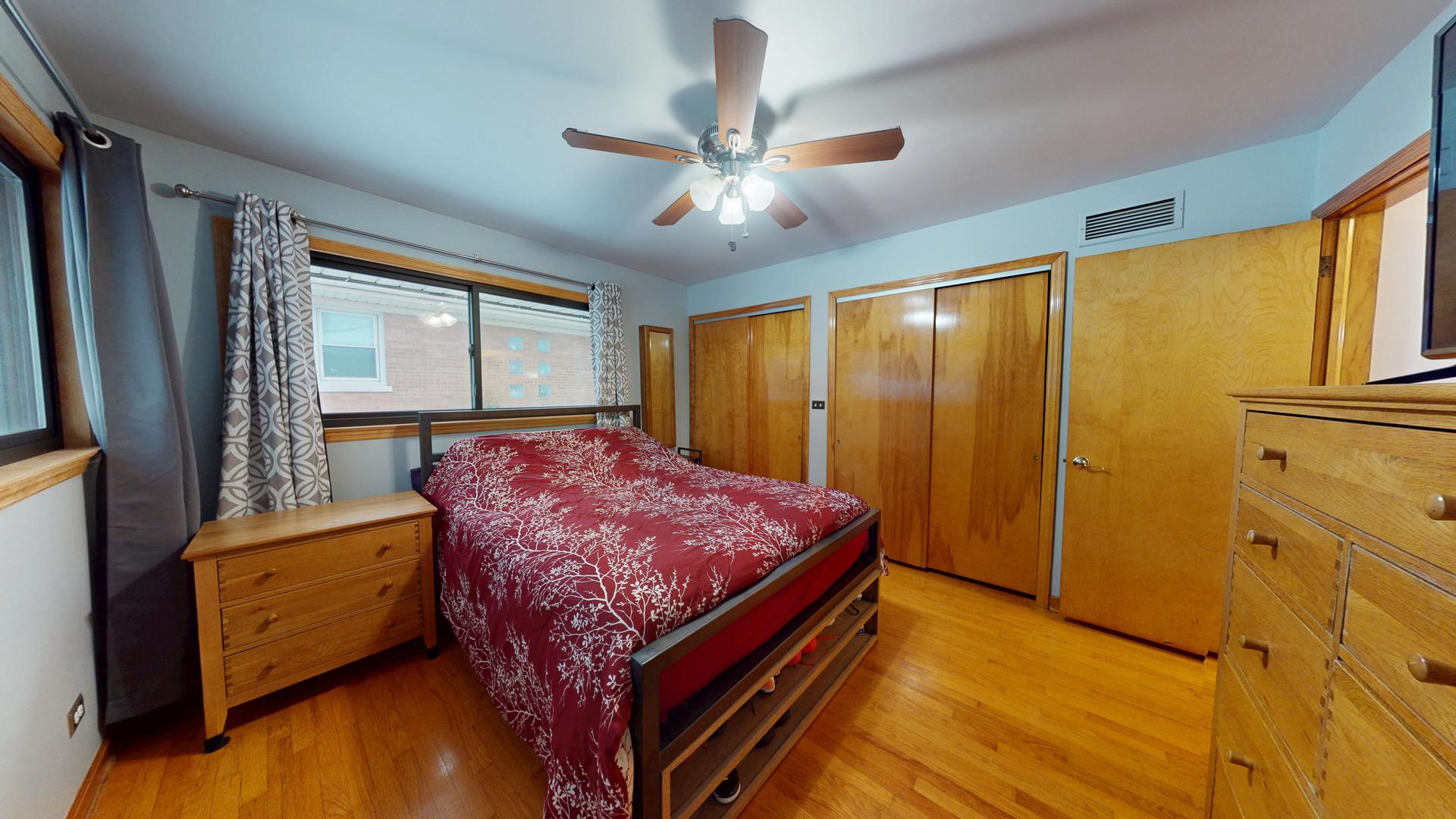 142 W Chicago Avenue, Downers Grove, IL 60515