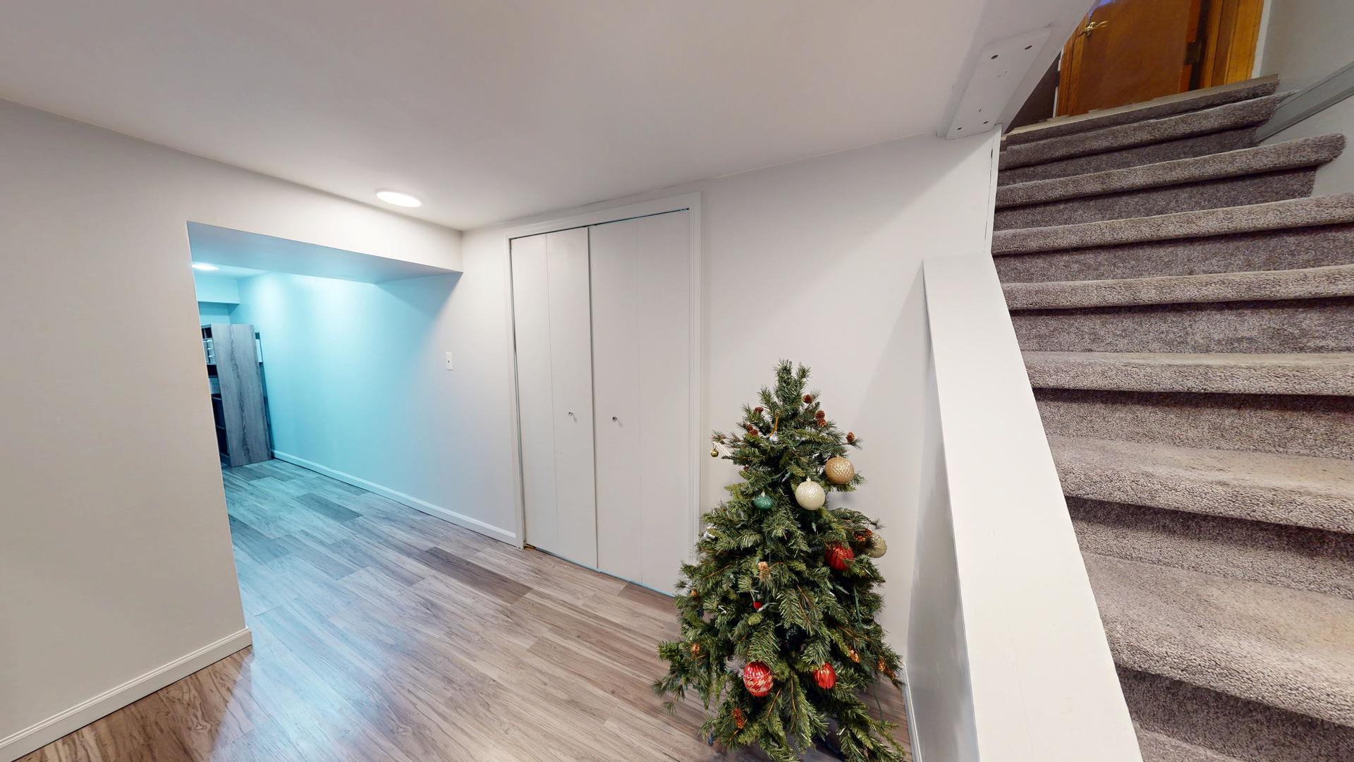 142 W Chicago Avenue, Downers Grove, IL 60515