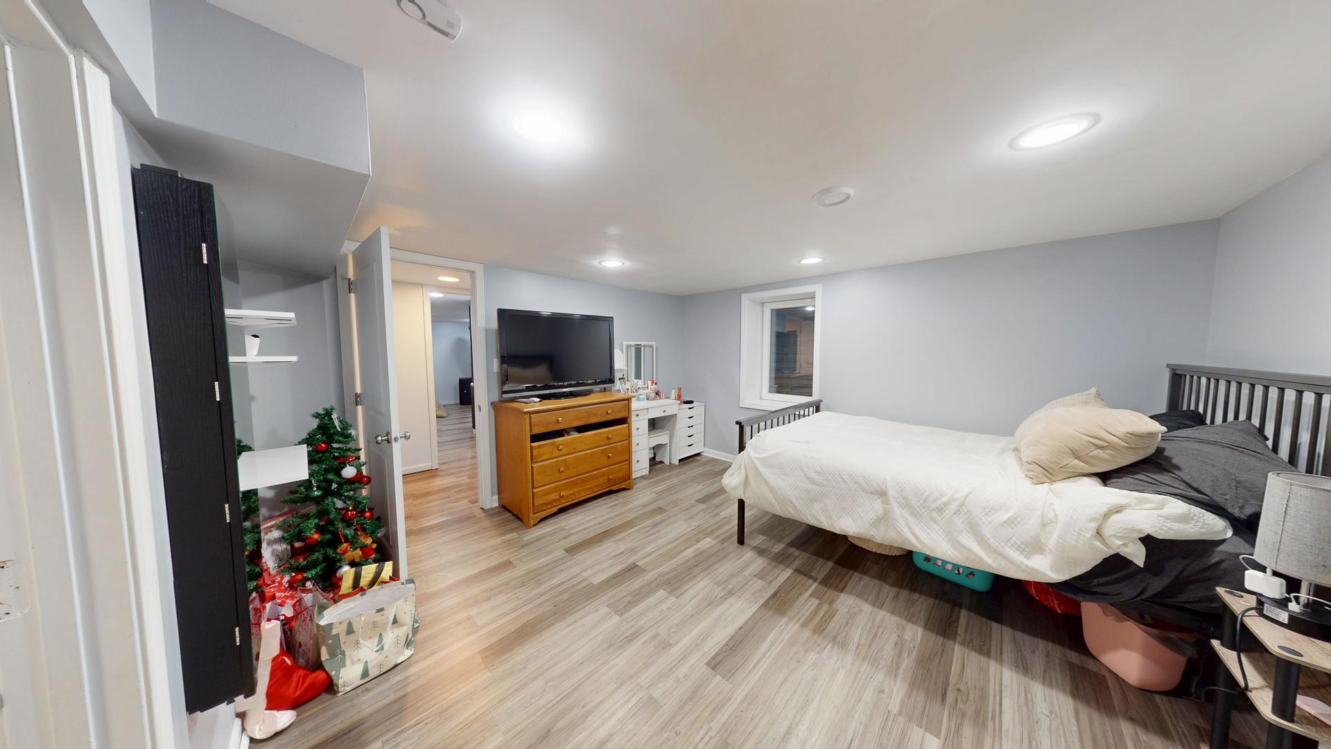 142 W Chicago Avenue, Downers Grove, IL 60515