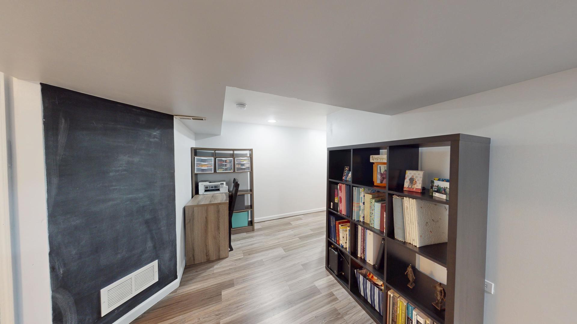 142 W Chicago Avenue, Downers Grove, IL 60515