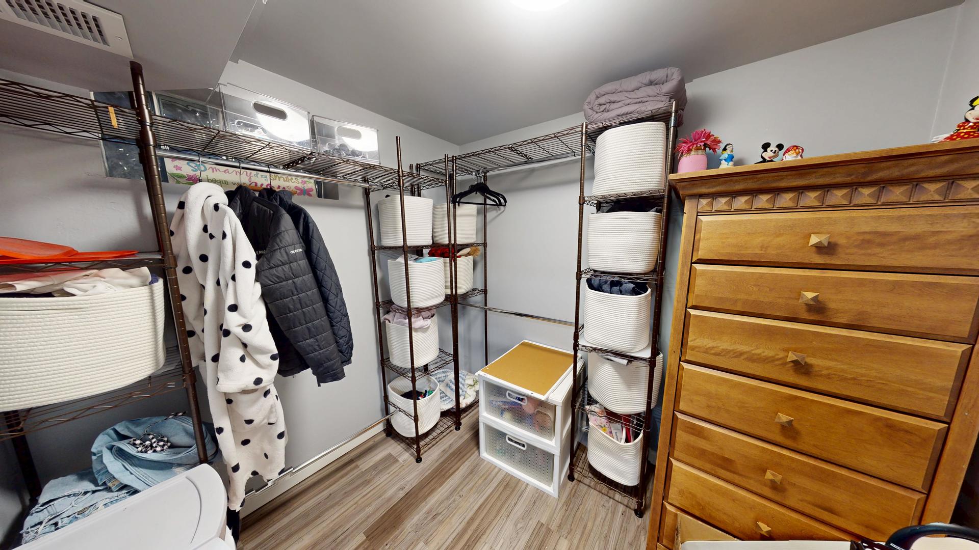 142 W Chicago Avenue, Downers Grove, IL 60515