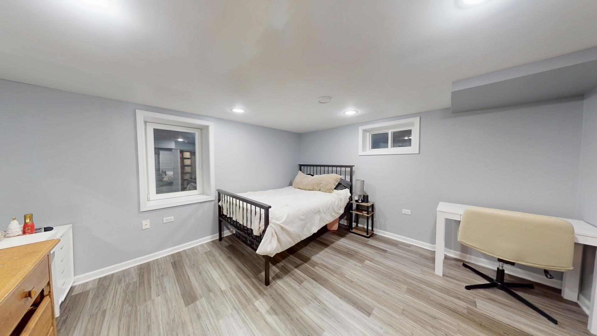 142 W Chicago Avenue, Downers Grove, IL 60515