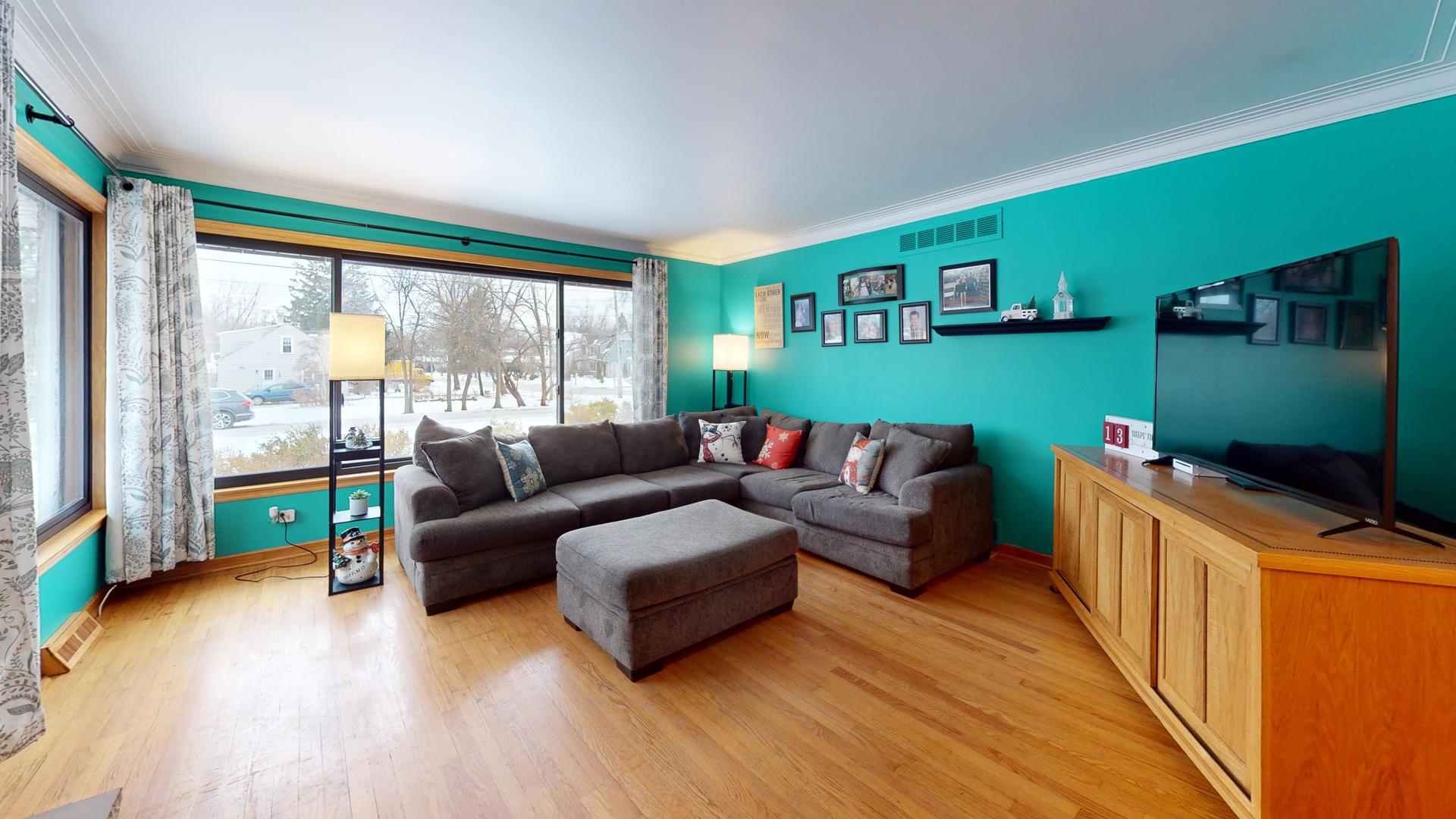 142 W Chicago Avenue, Downers Grove, IL 60515