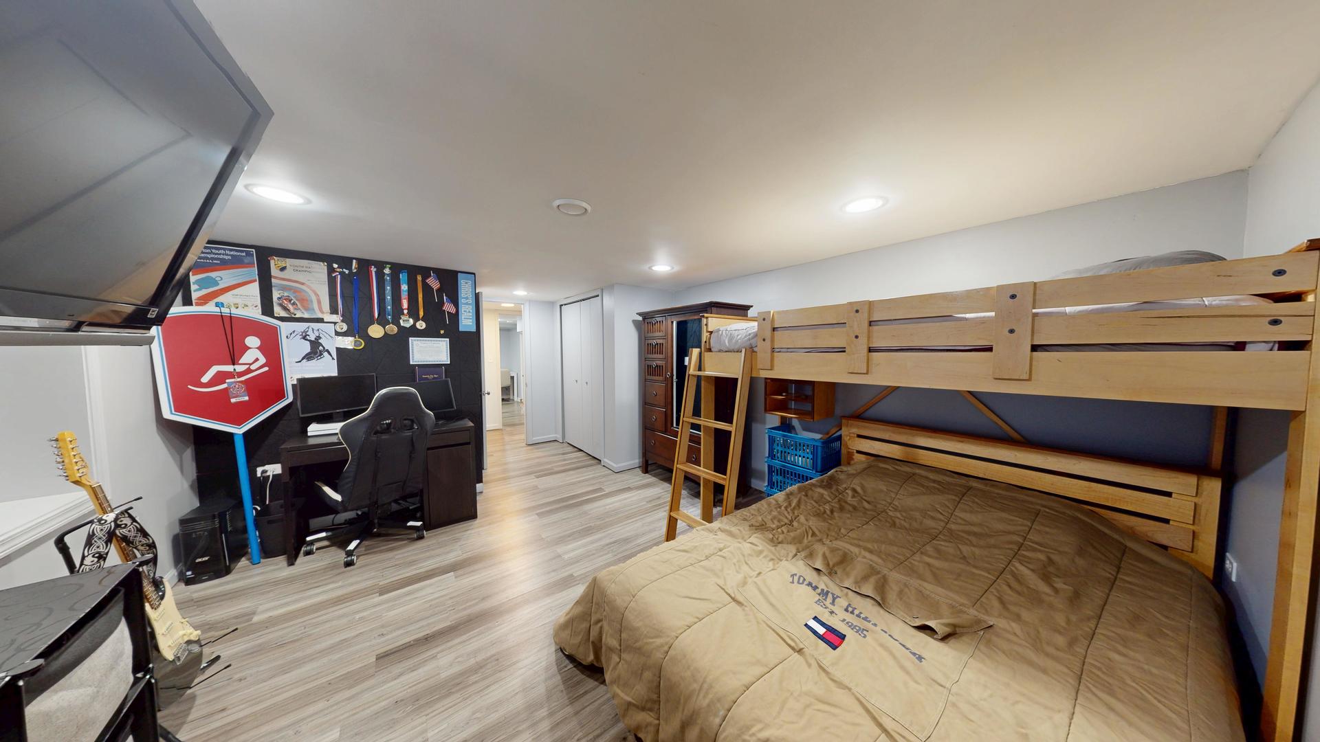 142 W Chicago Avenue, Downers Grove, IL 60515