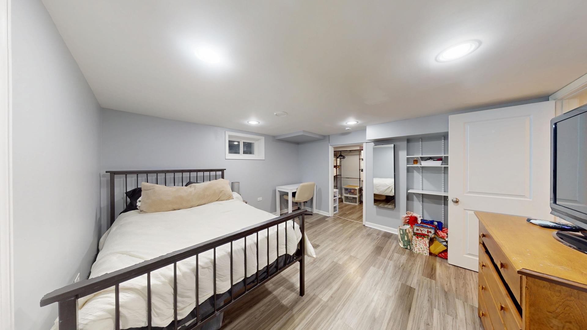 142 W Chicago Avenue, Downers Grove, IL 60515