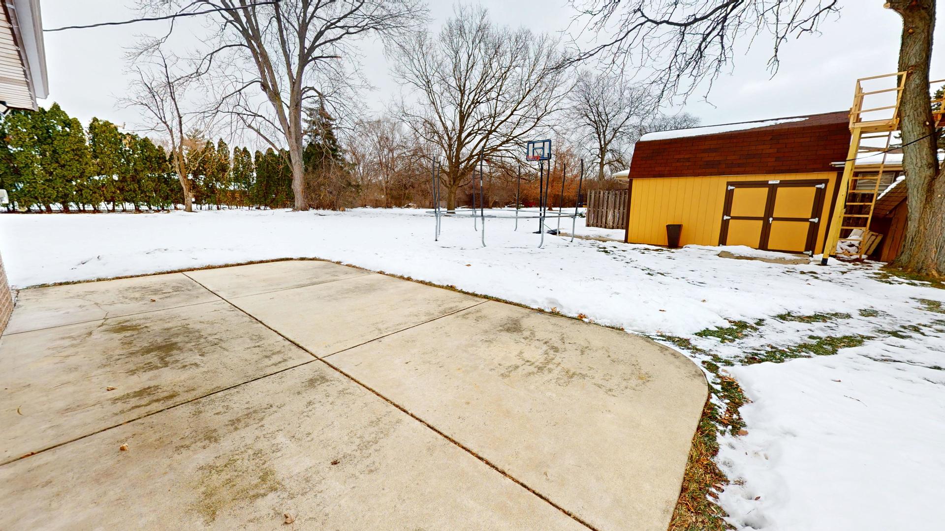 142 W Chicago Avenue, Downers Grove, IL 60515