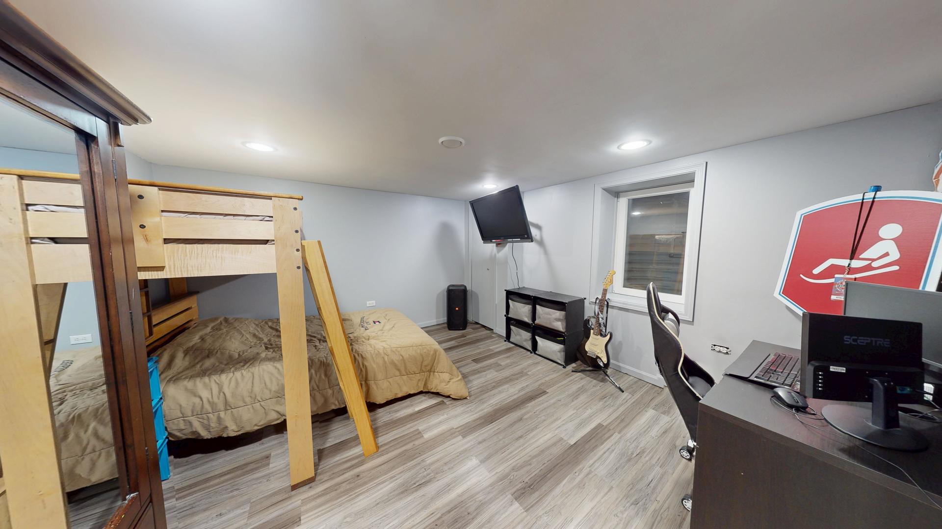 142 W Chicago Avenue, Downers Grove, IL 60515