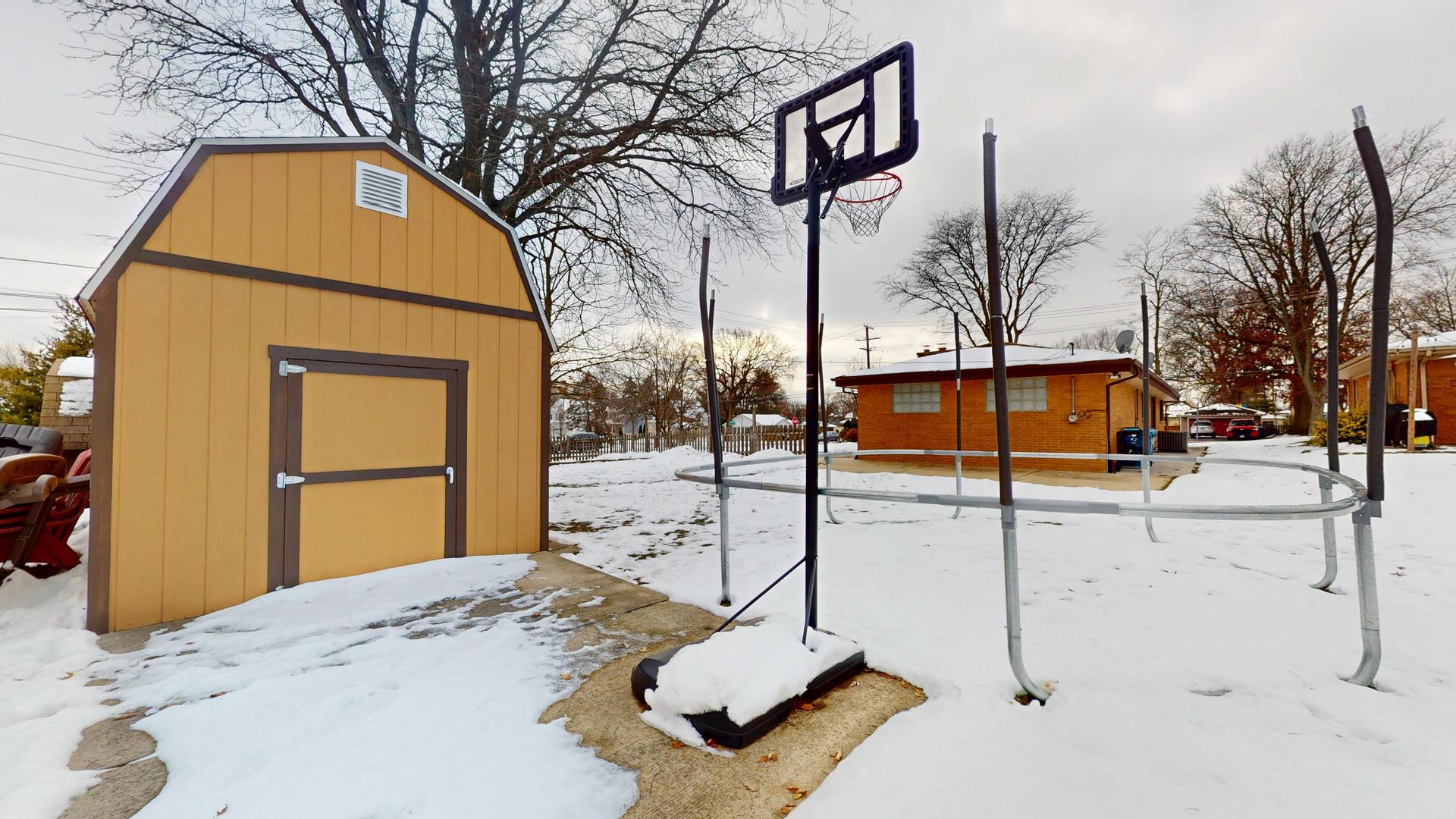 142 W Chicago Avenue, Downers Grove, IL 60515